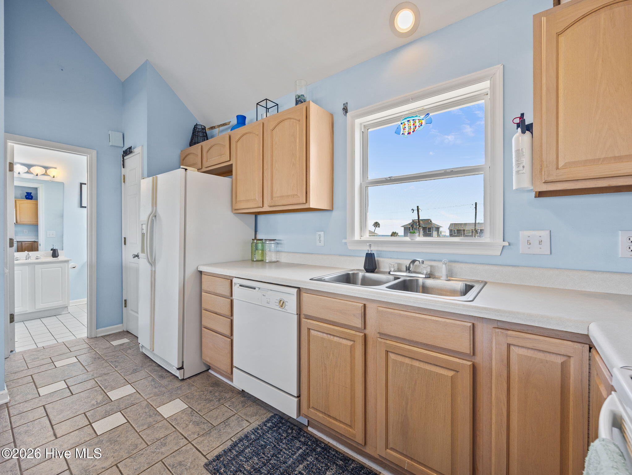 100564989 | Photo 13