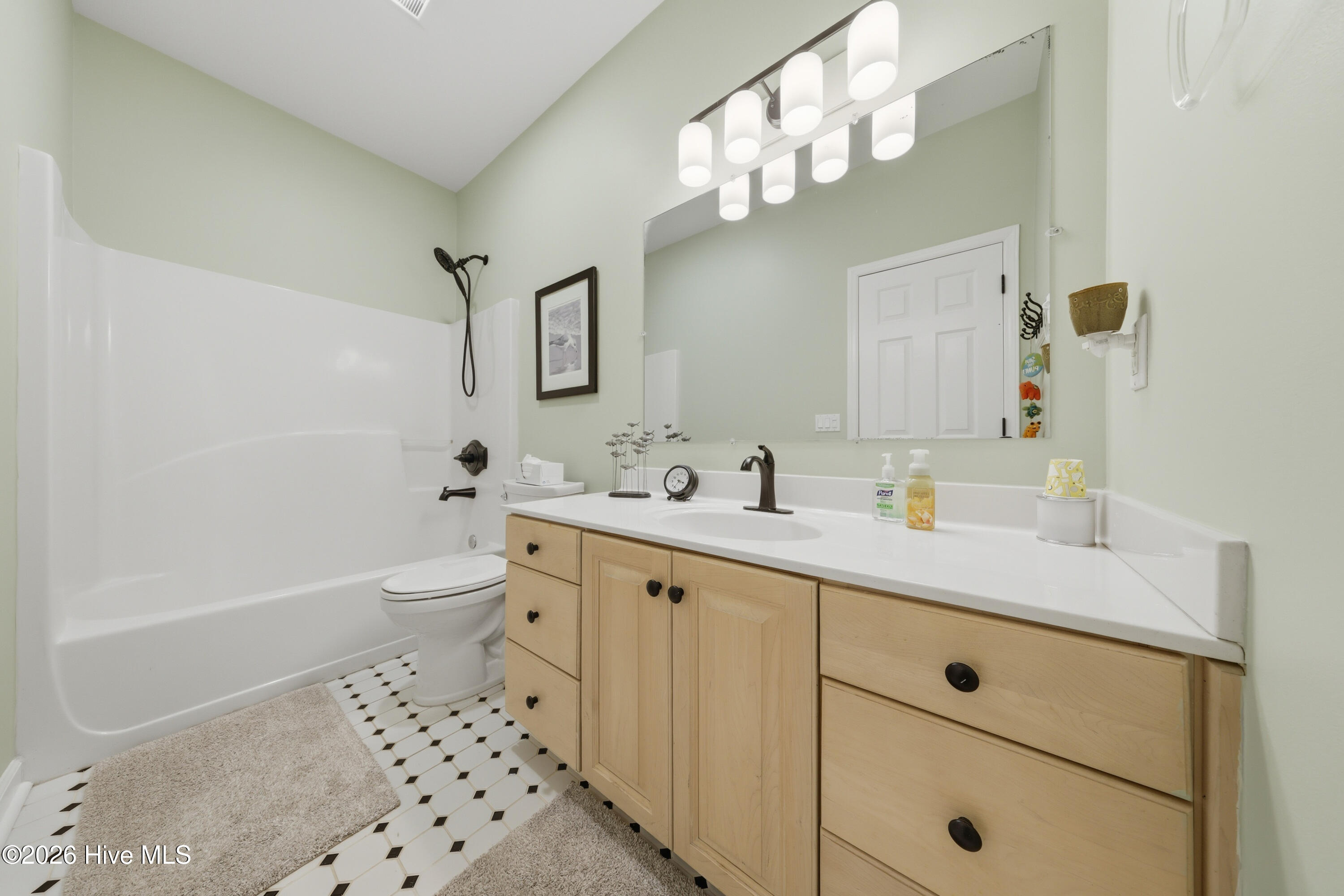 100561627 | Photo 29