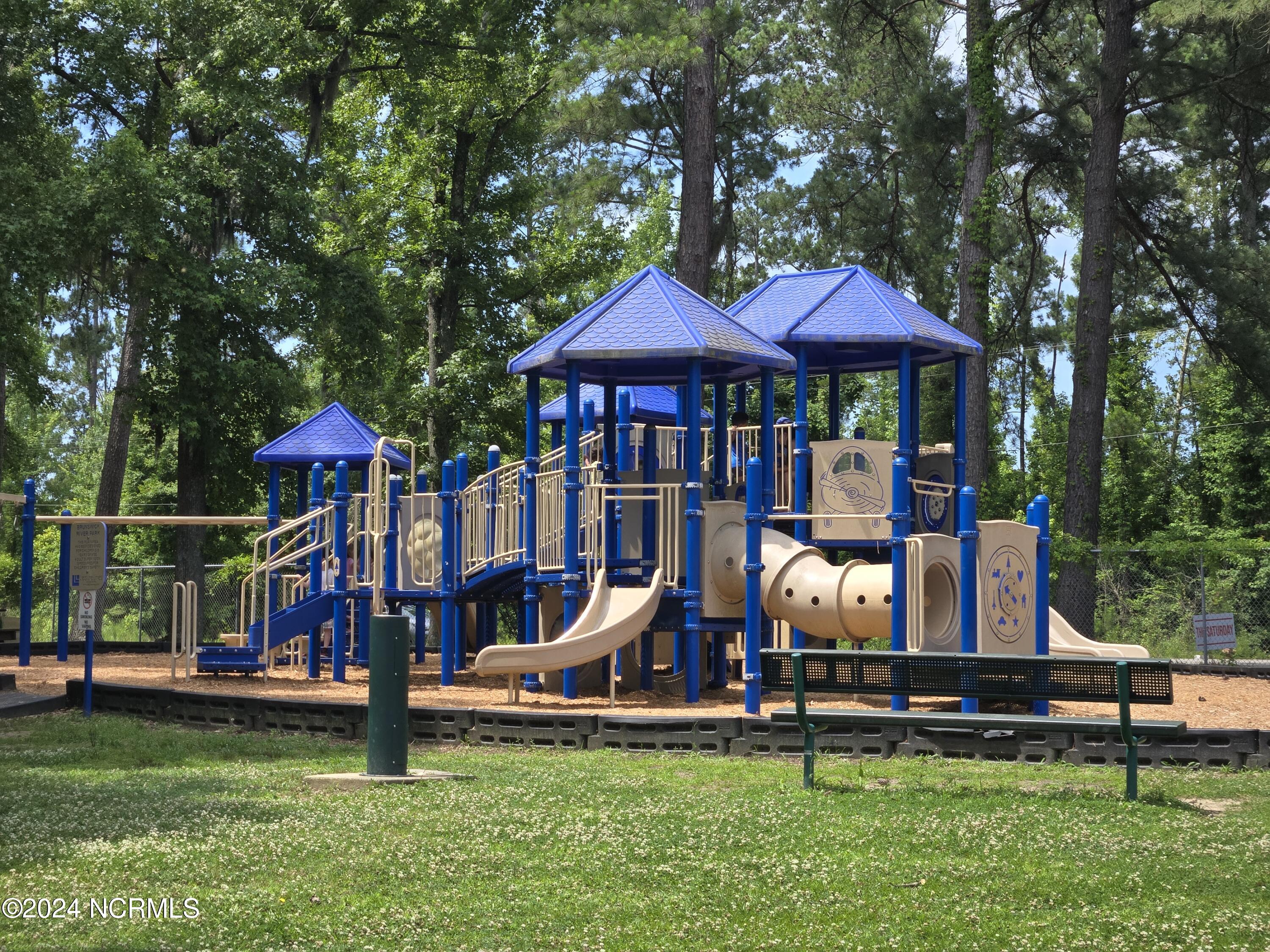 100454389 | Photo 40