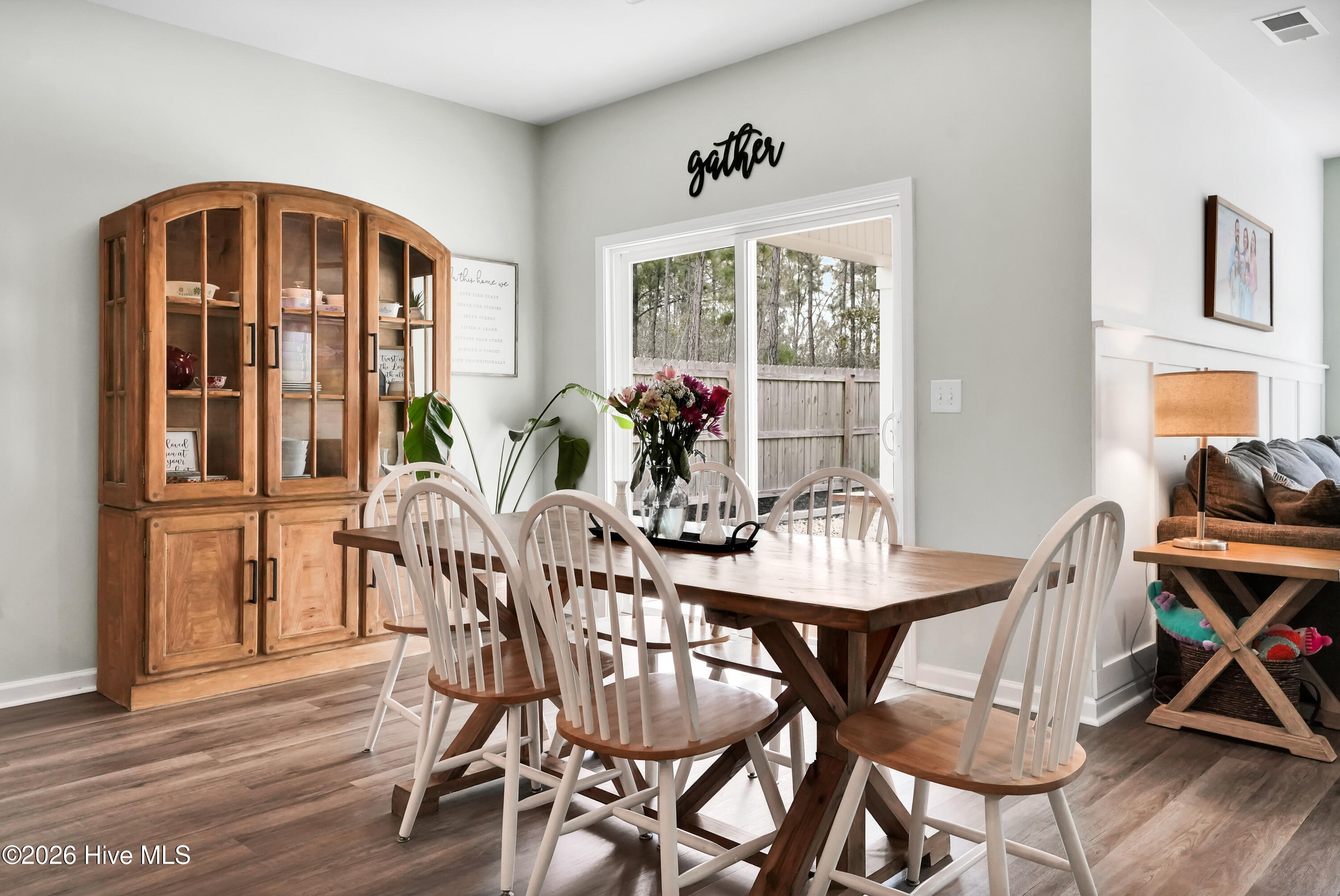 100563404 | Photo 12