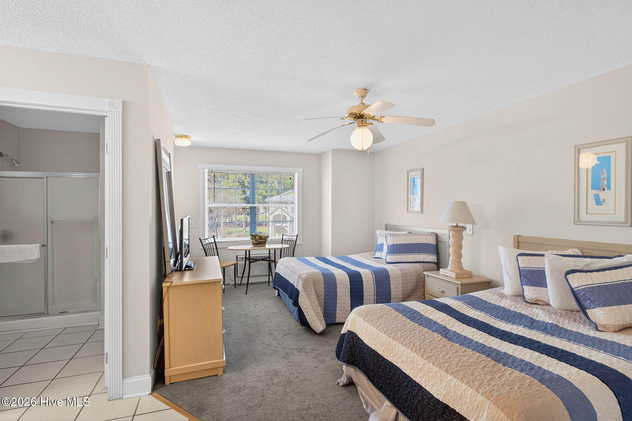 100561901 | Photo 22