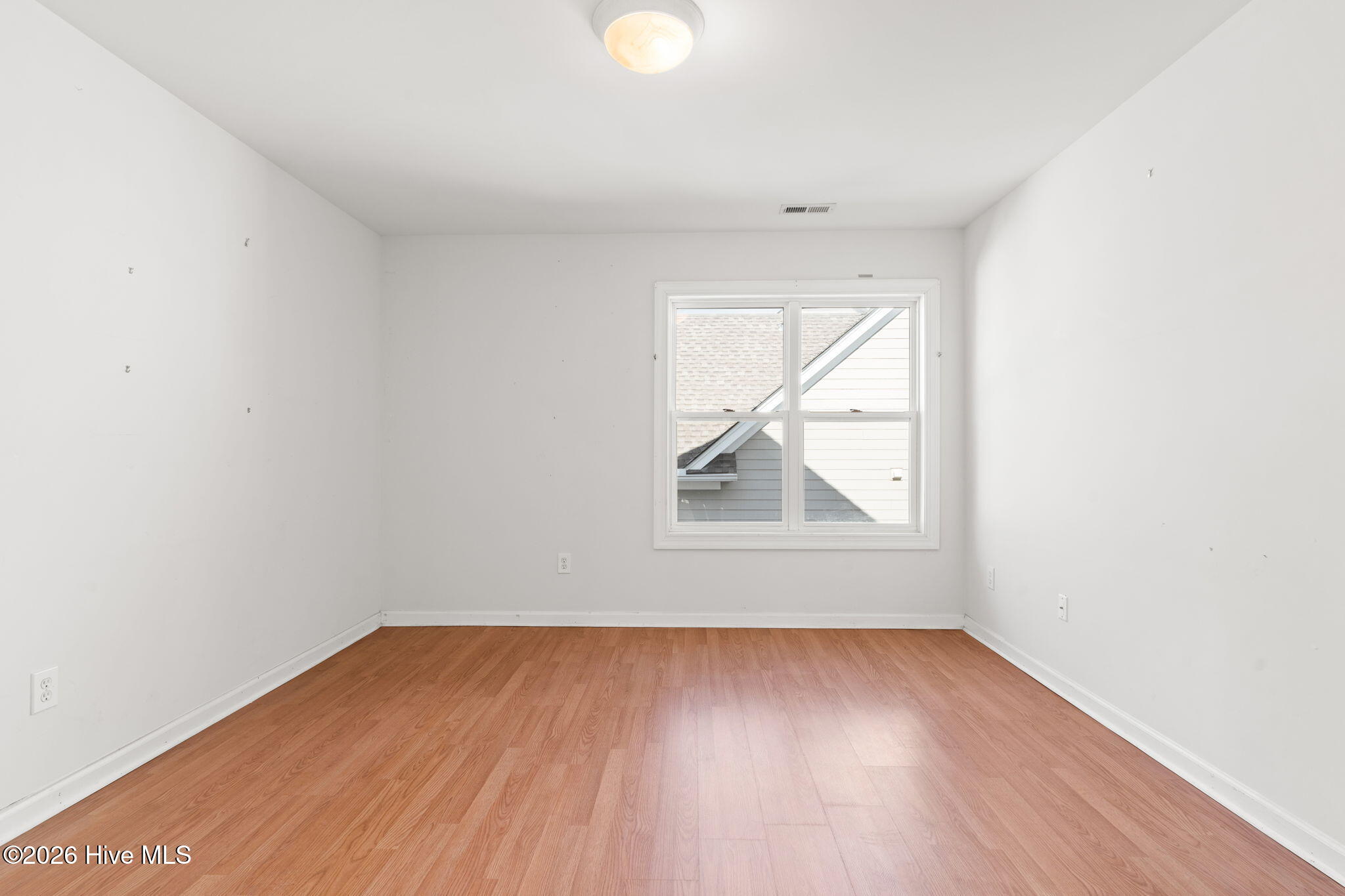 100551669 | Photo 52