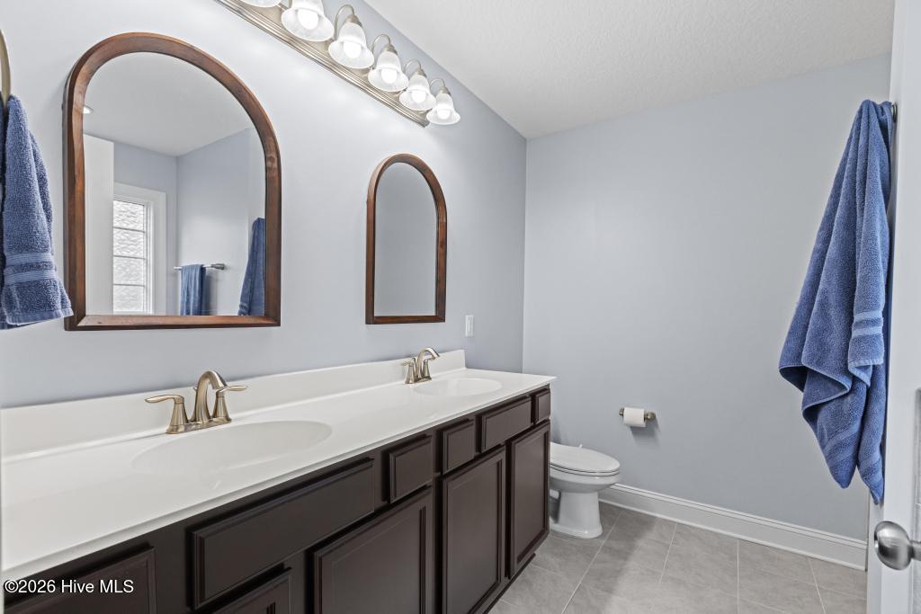 100560376 | Photo 38