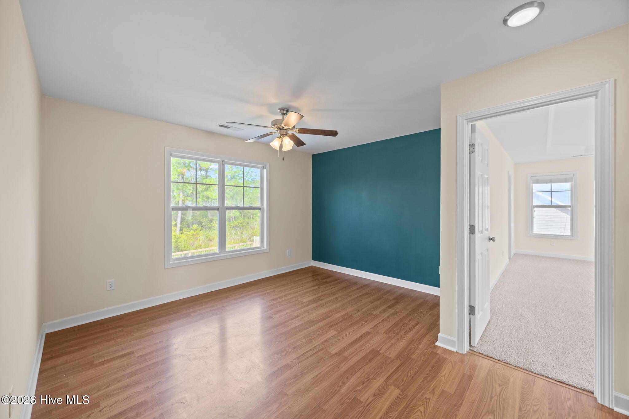 100557440 | Photo 23