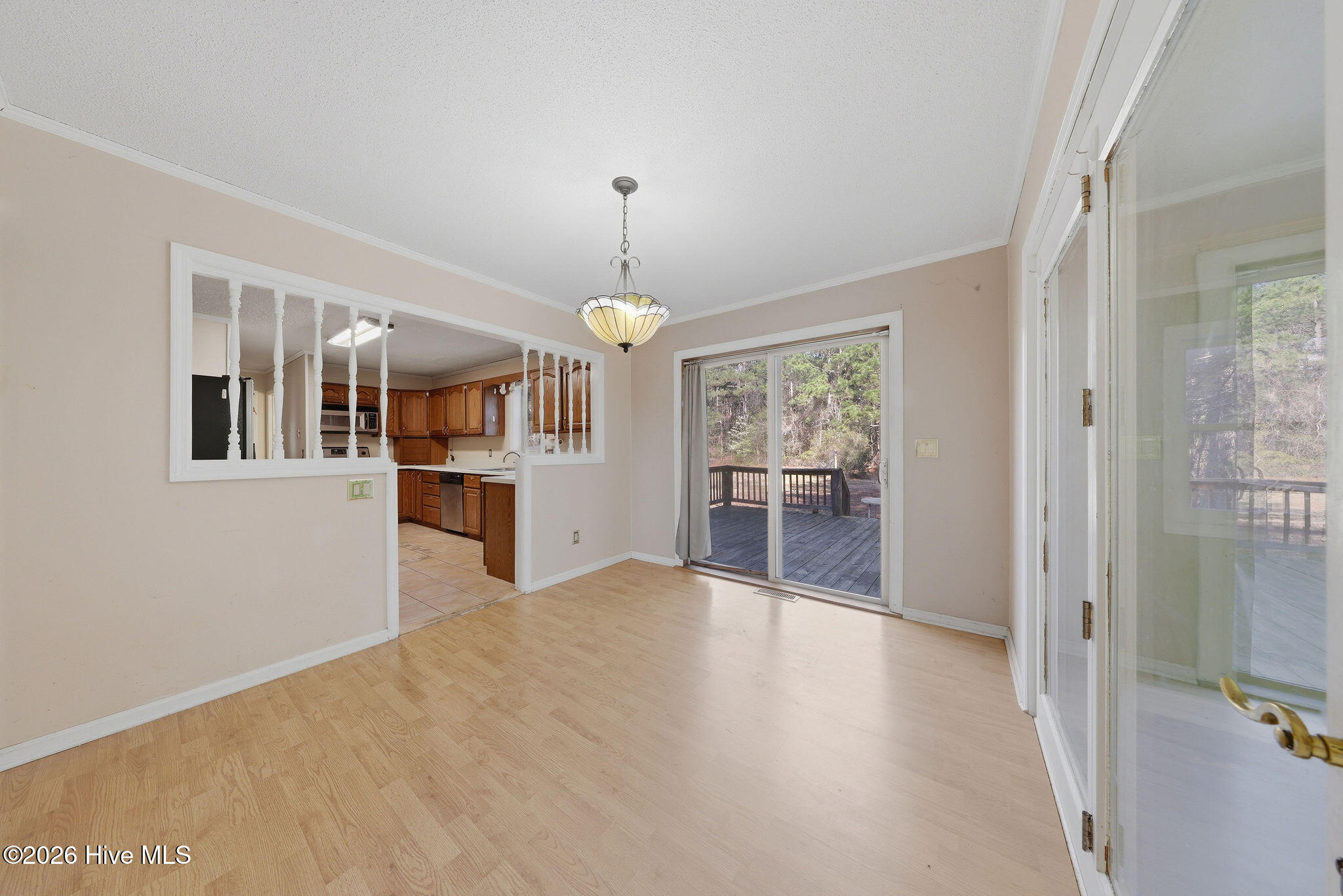 100560695 | Photo 17