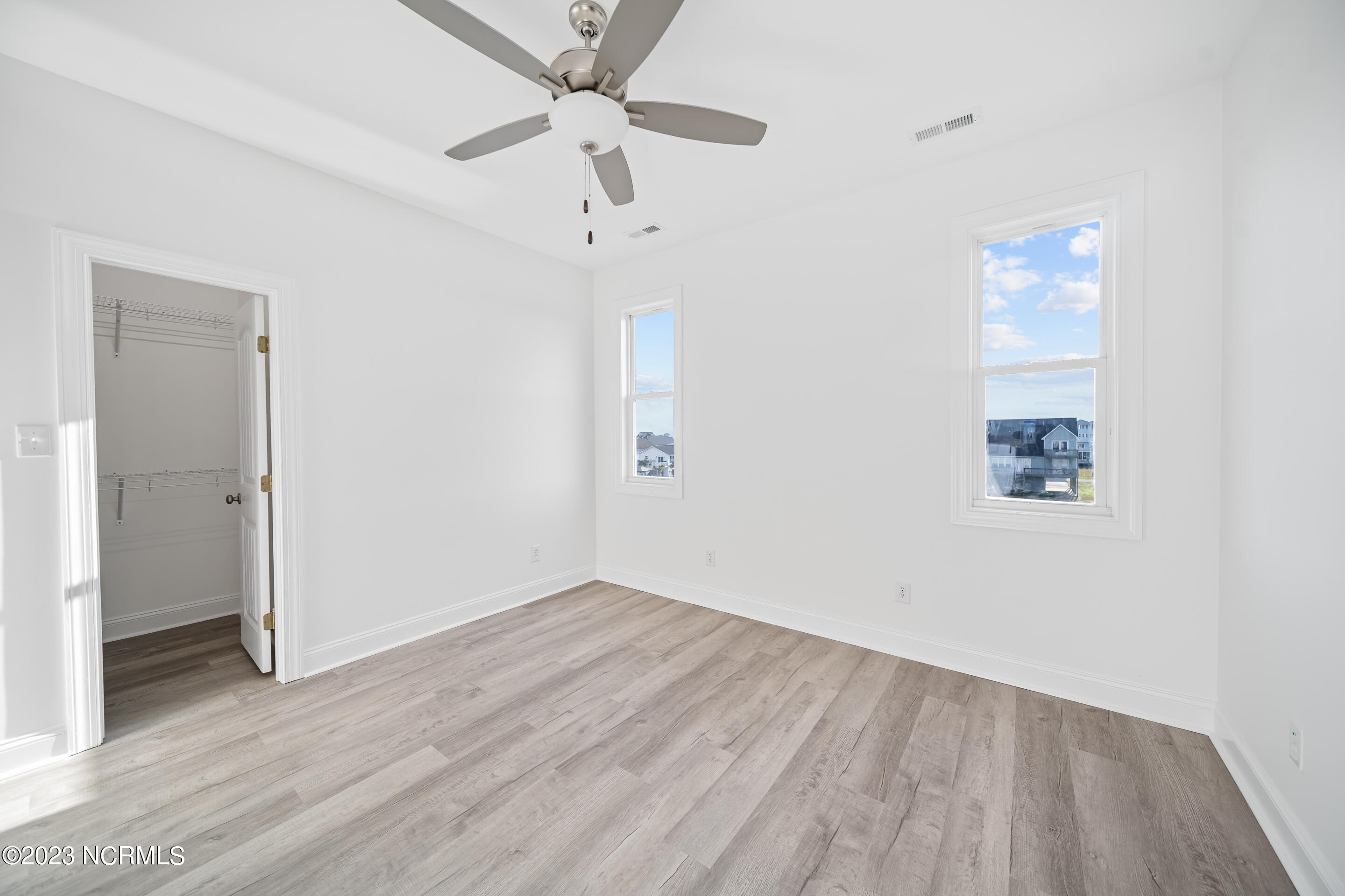 100525018 | Photo 17