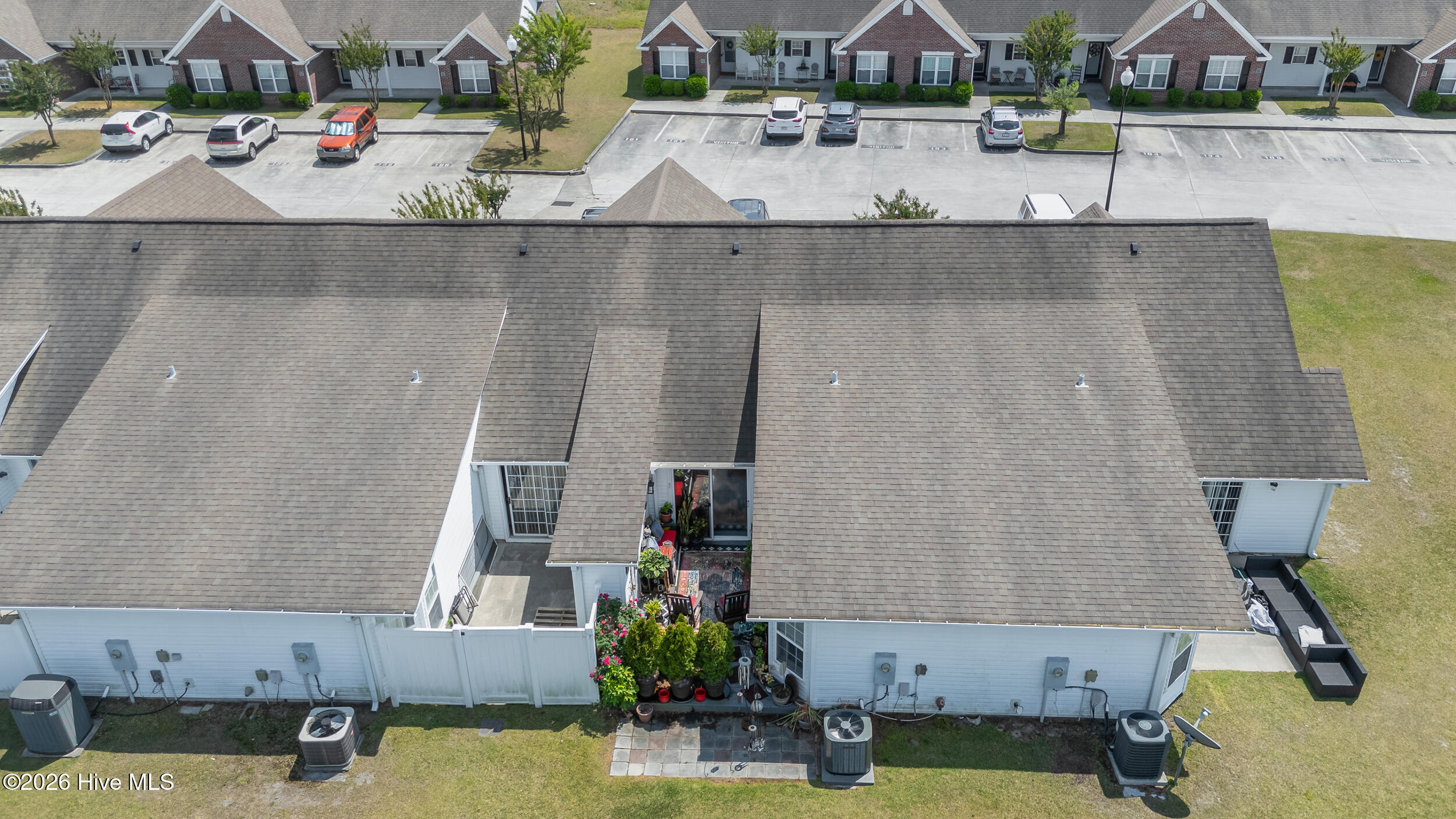 100569630 | Photo 28