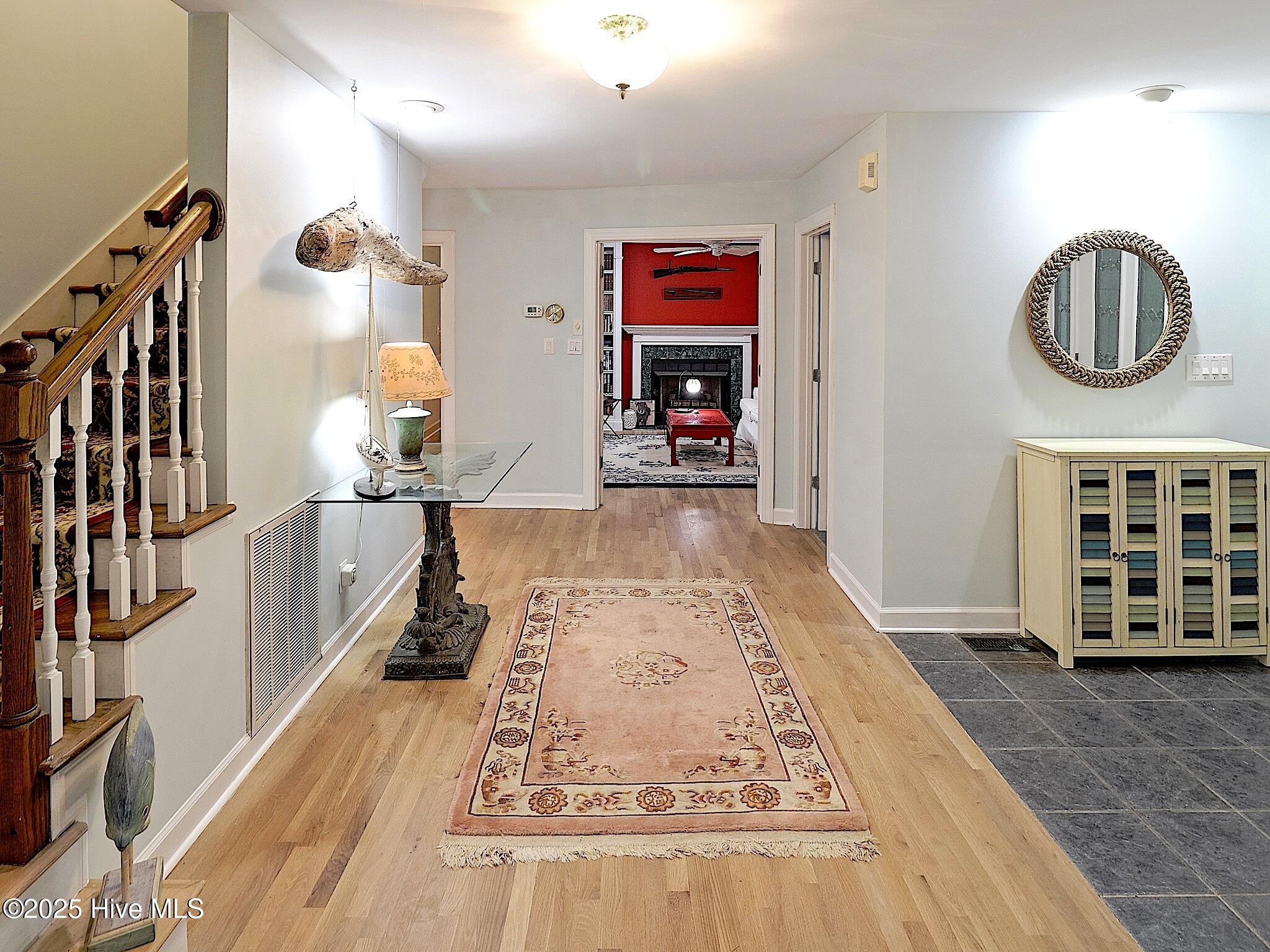 100504796 | Photo 11