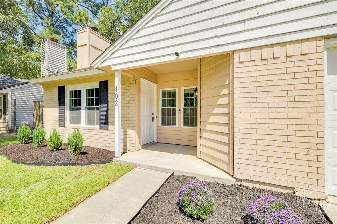 Photo 3 of Single family home for sale at 102 Morekis Dr, Savannah, GA 31406 | MLS# SA364760 | Listing updated on 2026-09-17
