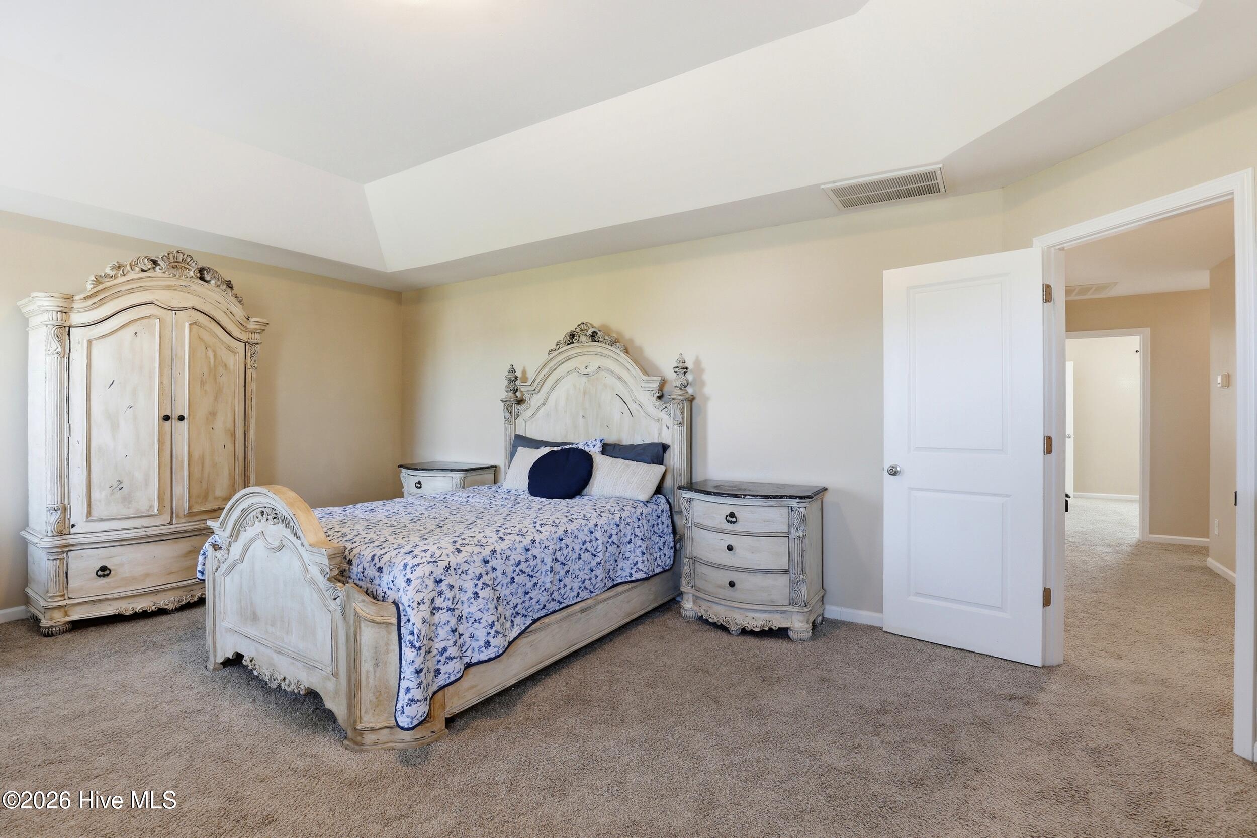 100566702 | Photo 17