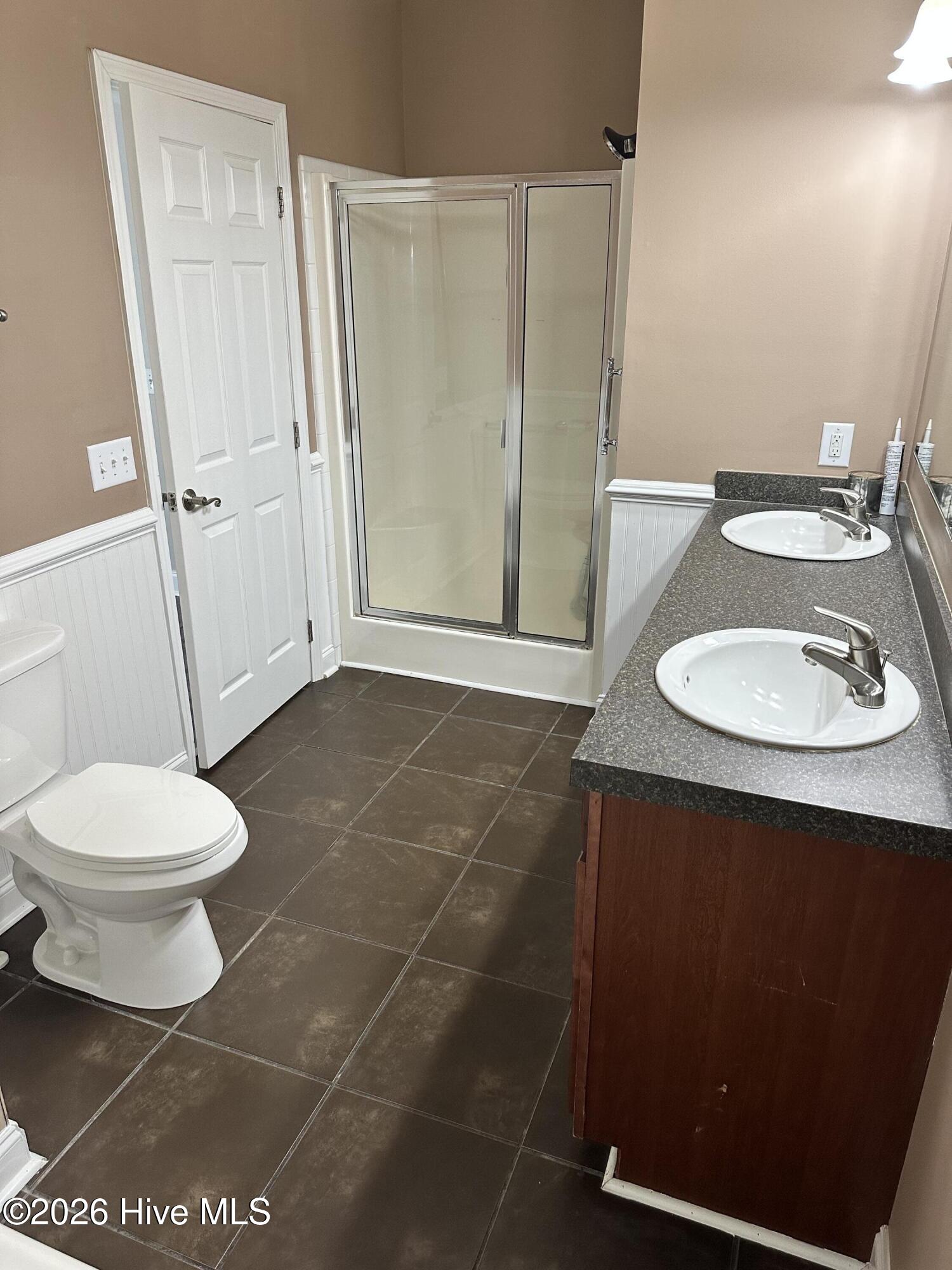 100562100 | Photo 22