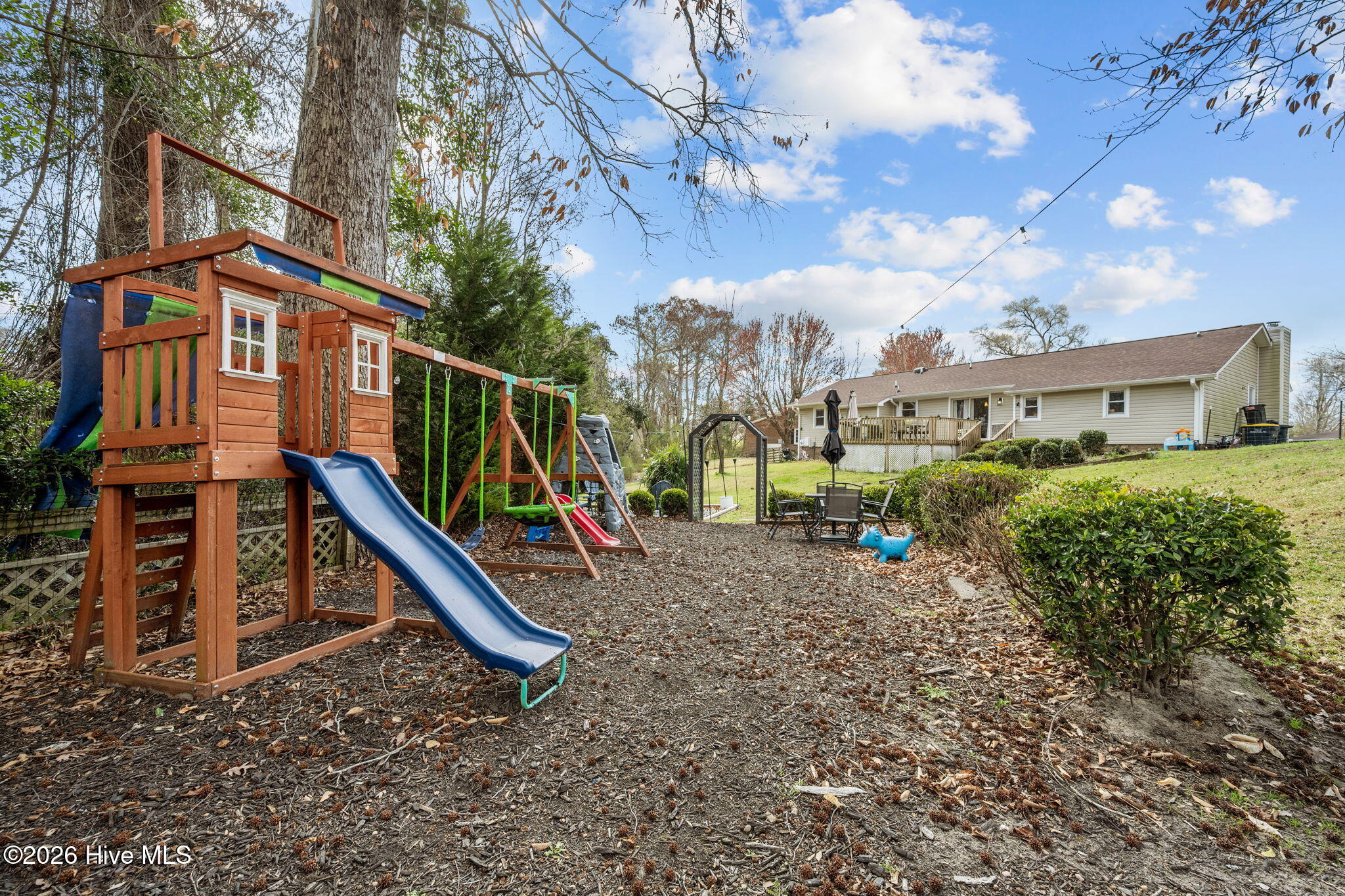 100559332 | Photo 40