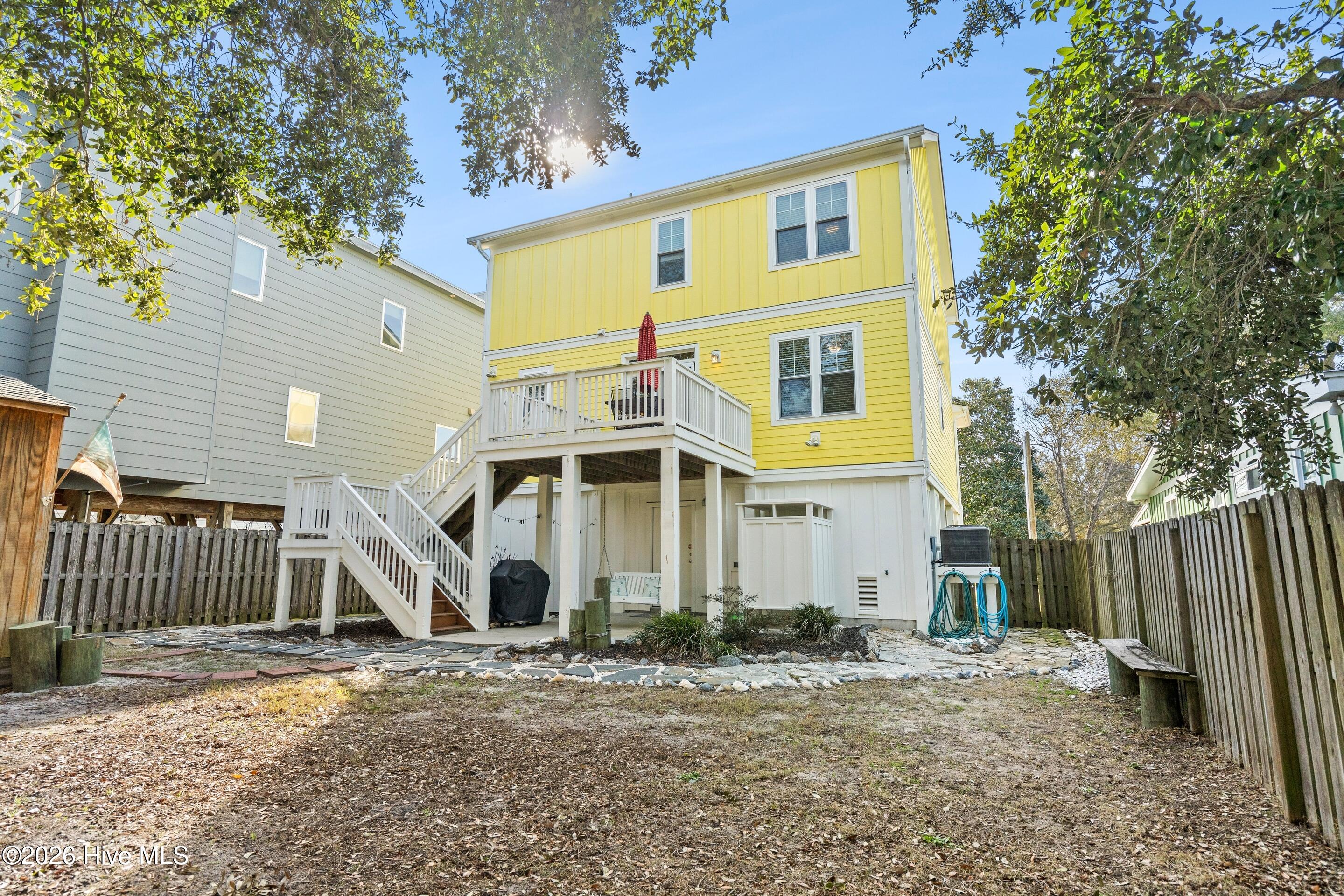 100549169 | Photo 53