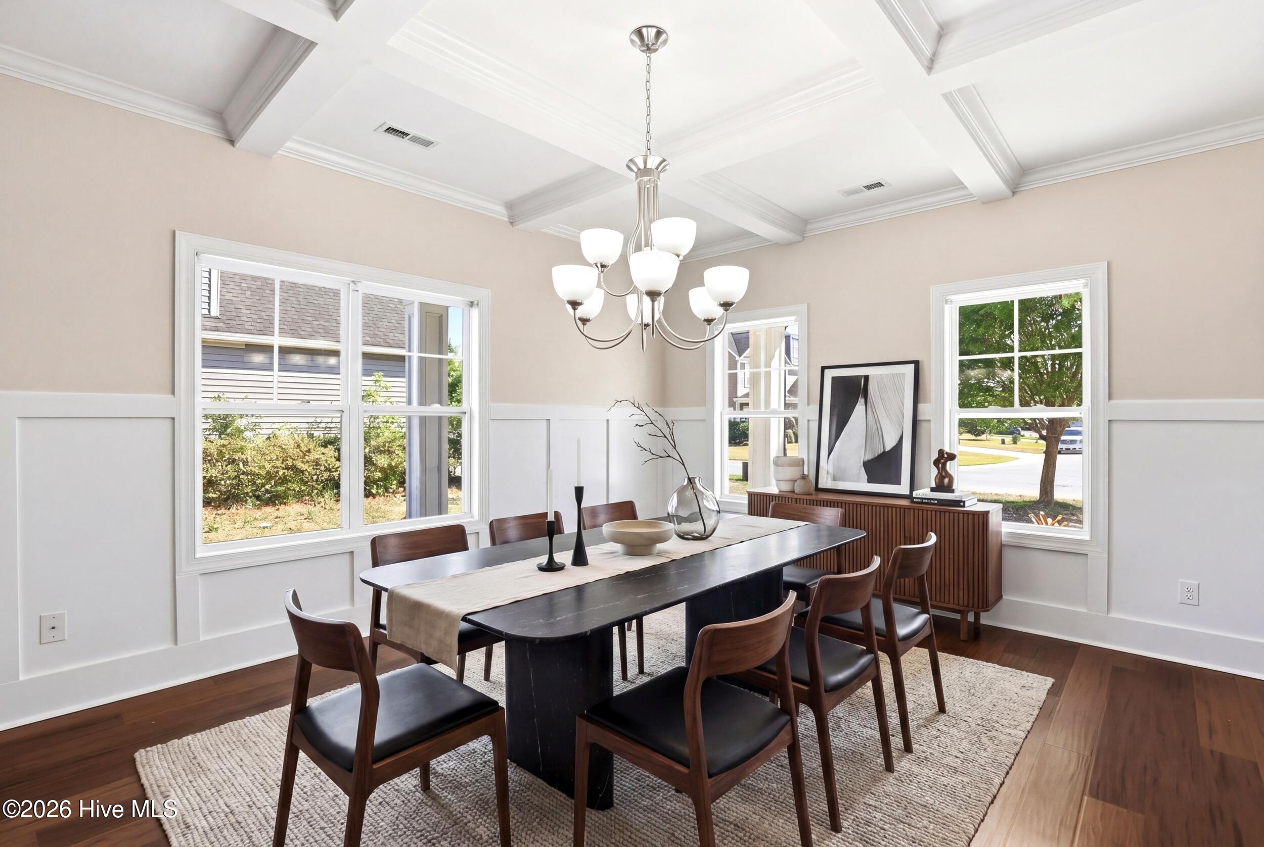 100569352 | Photo 19