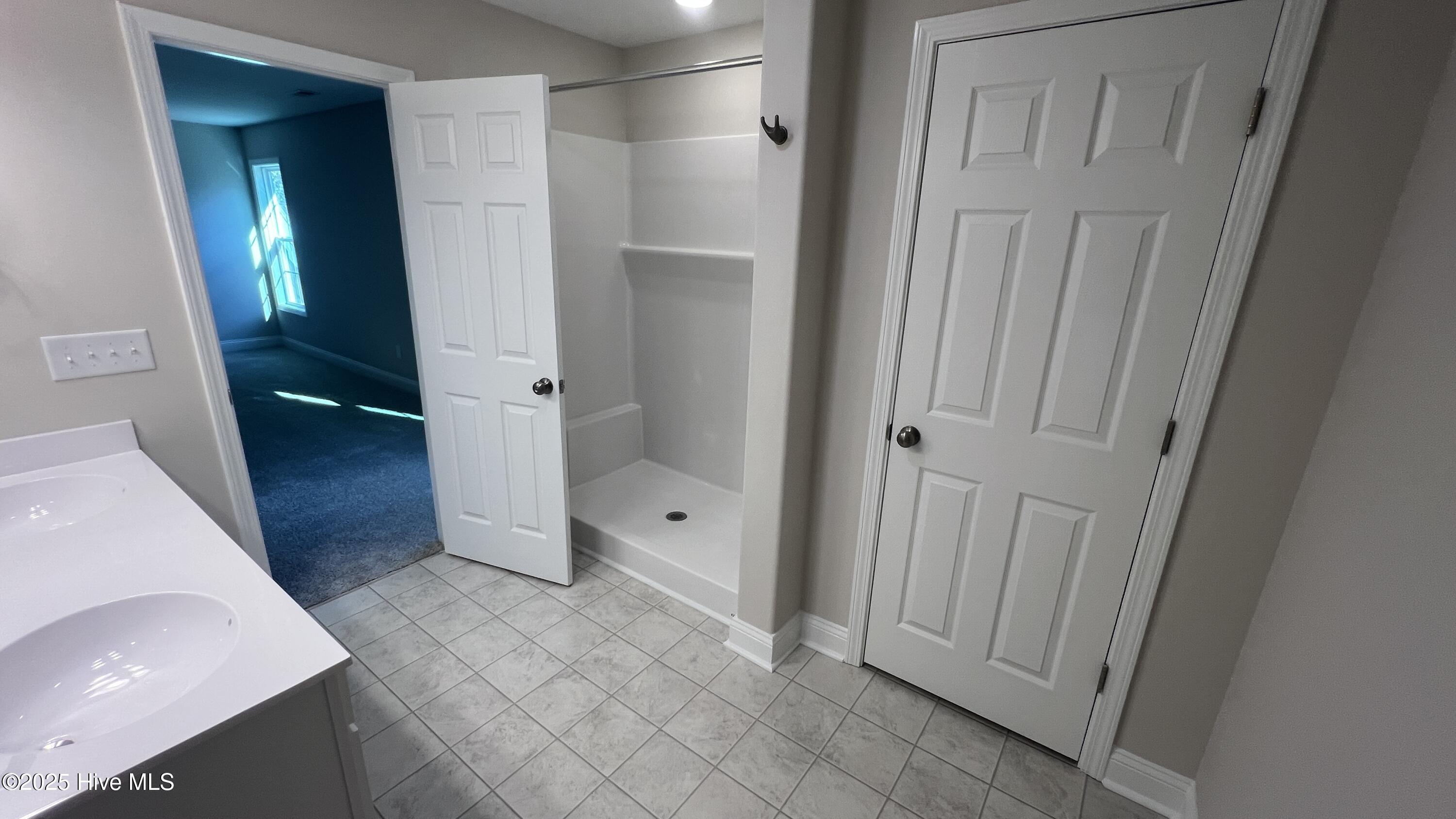 100544973 | Photo 12