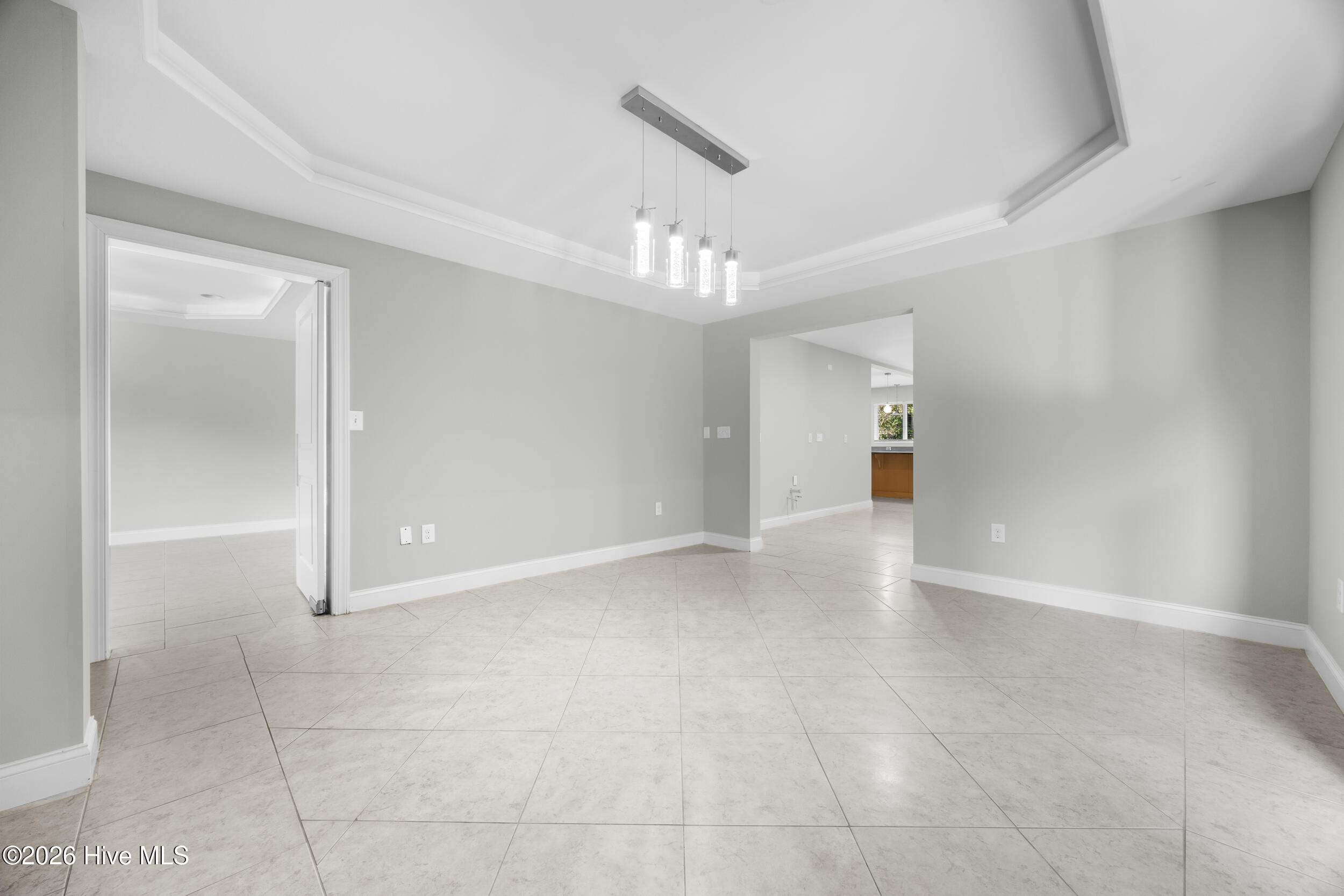 100569624 | Photo 16