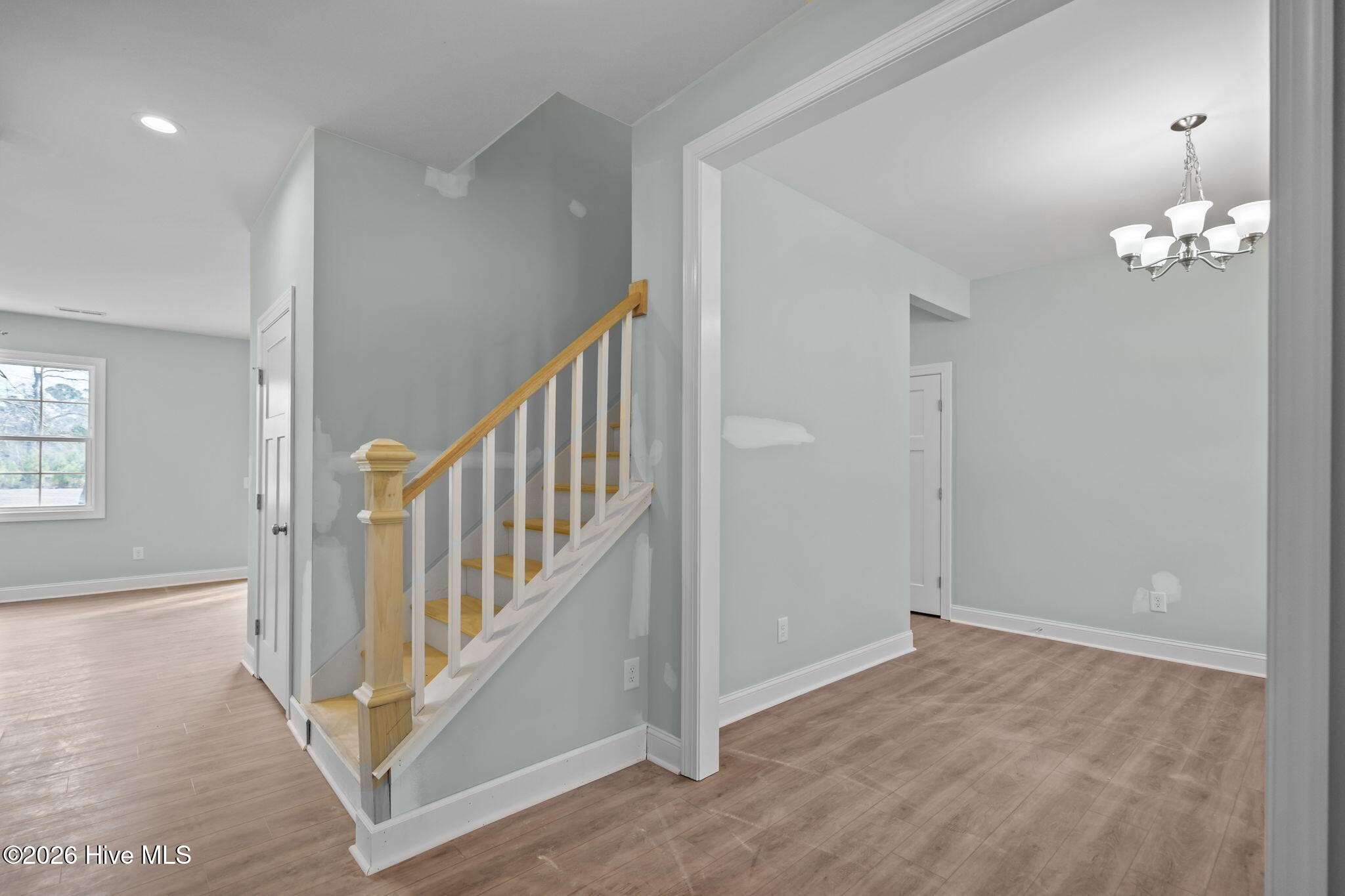 100551885 | Photo 11