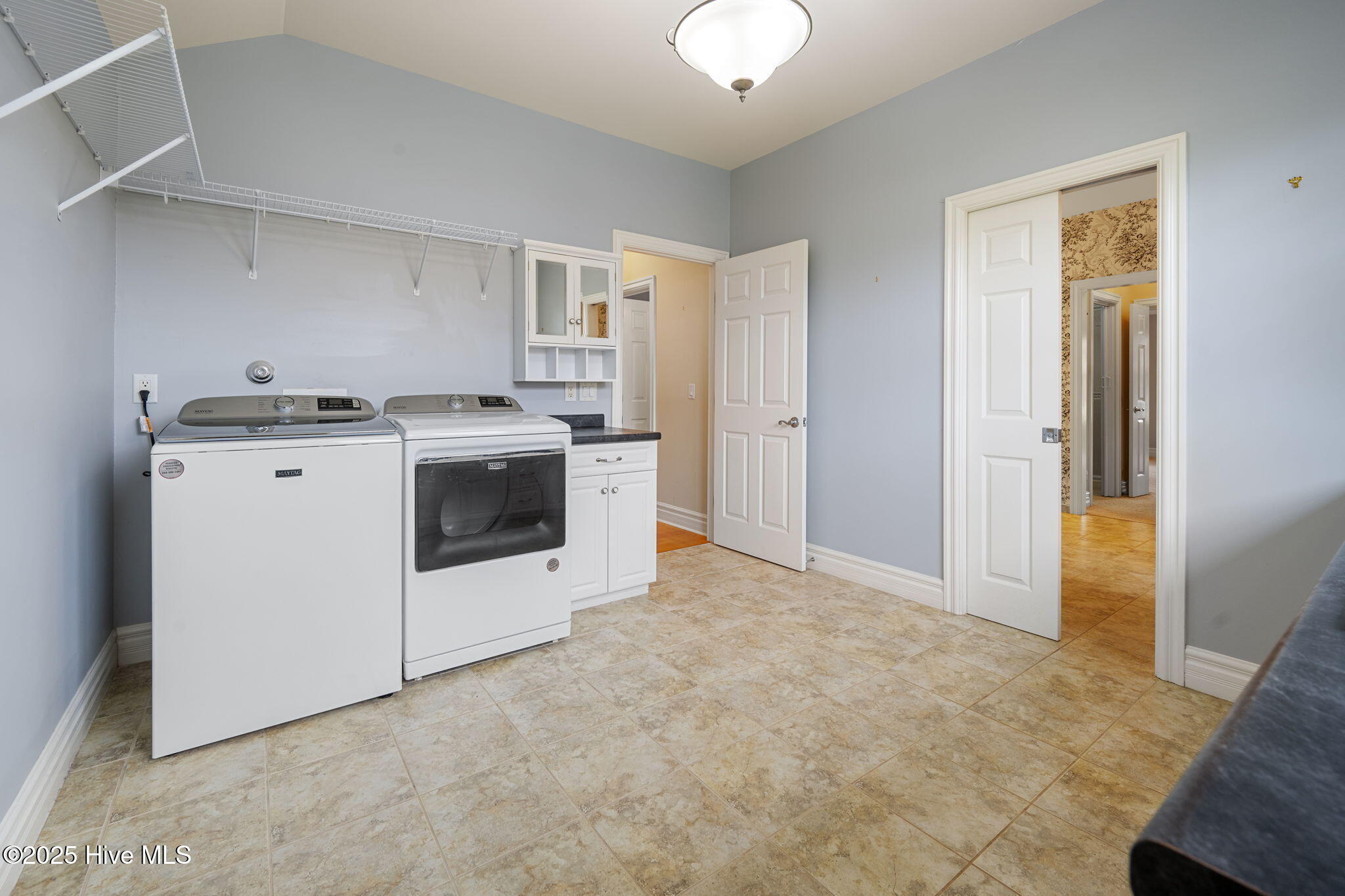 100536688 | Photo 34