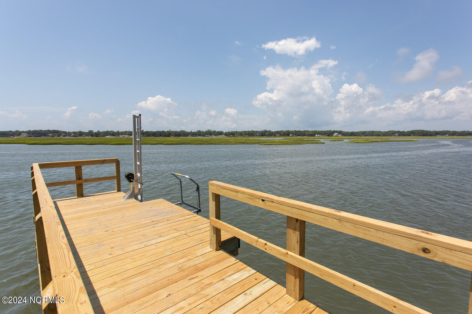 100560630 | Photo 47