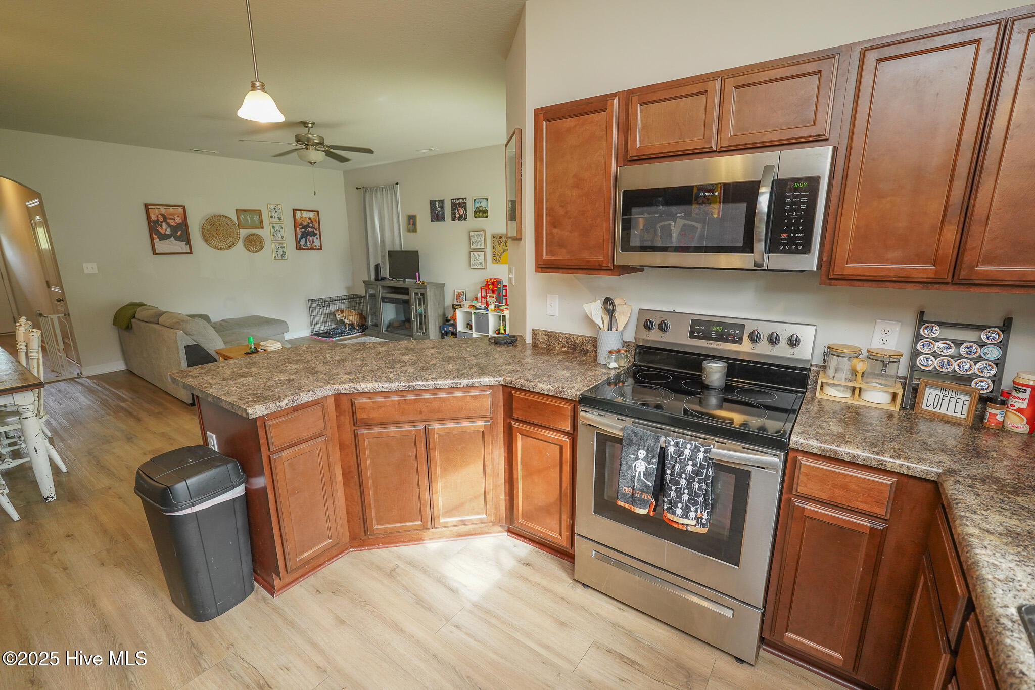 100538282 | Photo 13