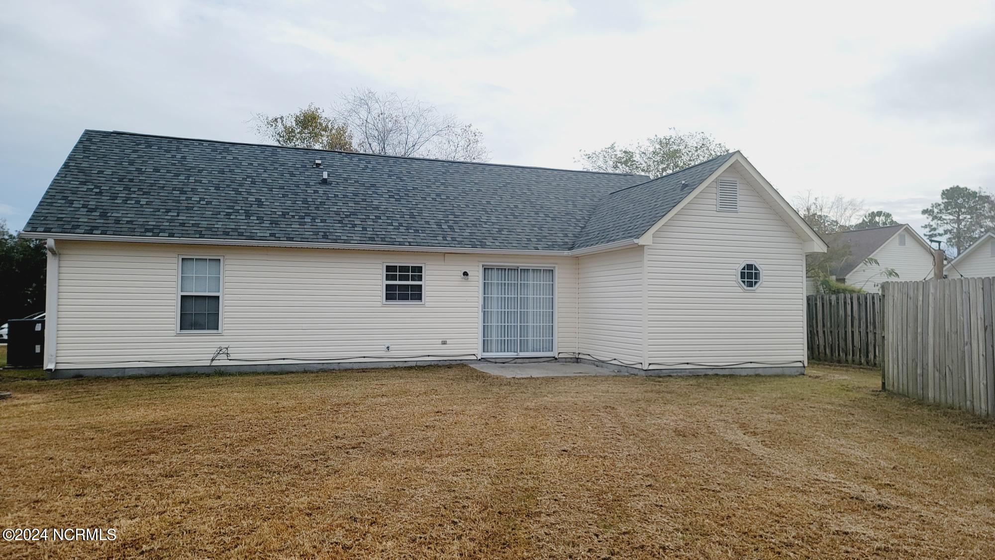 100548777 | Photo 22