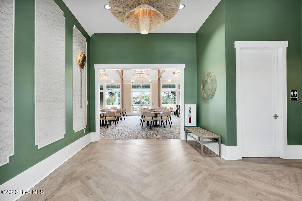 100564545 | Photo 49