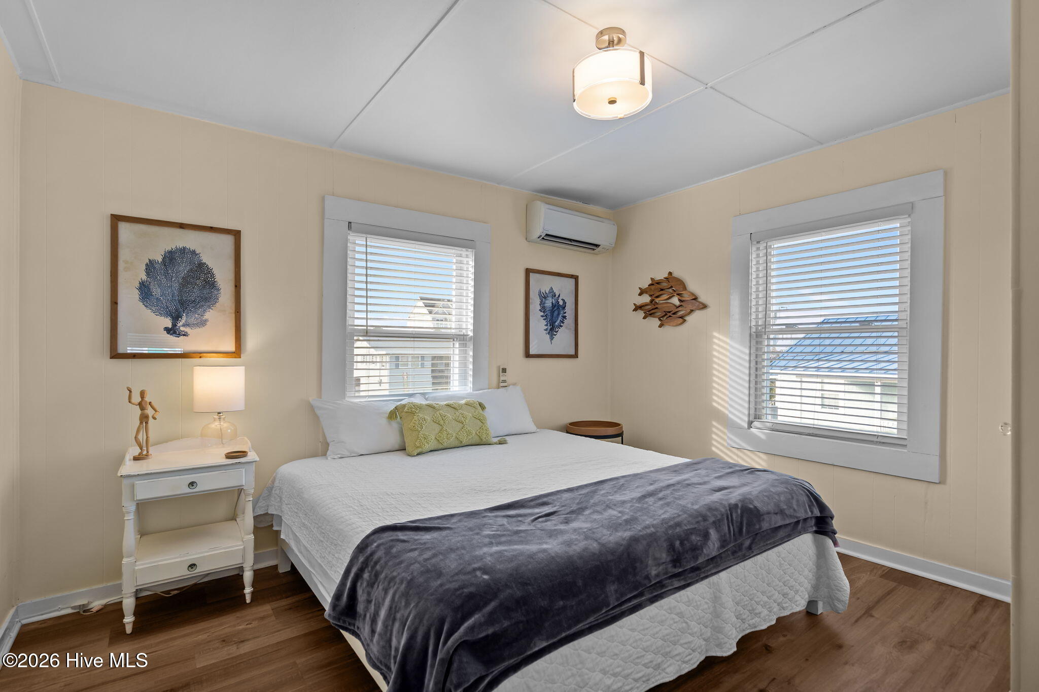 100552359 | Photo 24