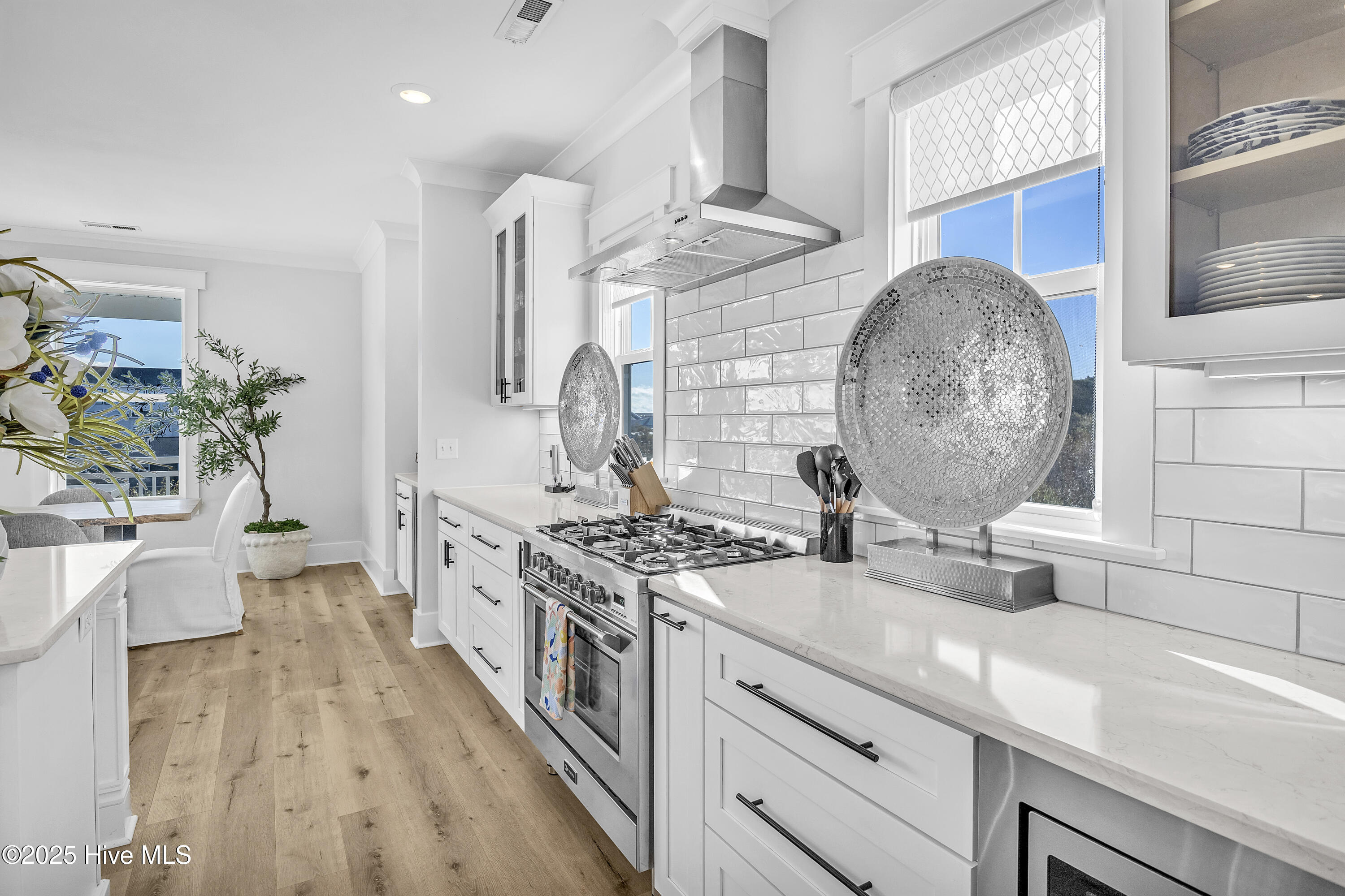 100540464 | Photo 22