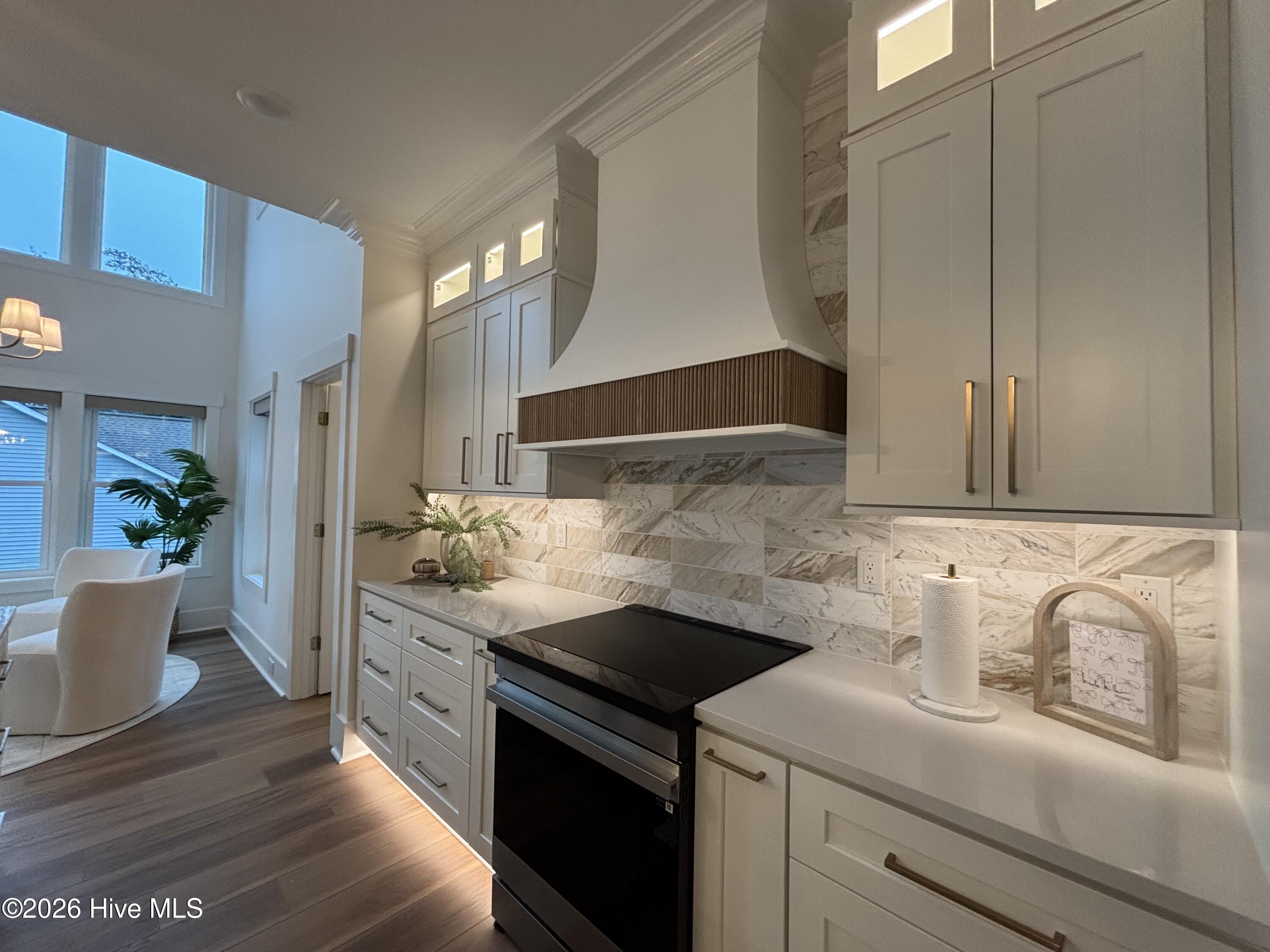 100516902 | Photo 93