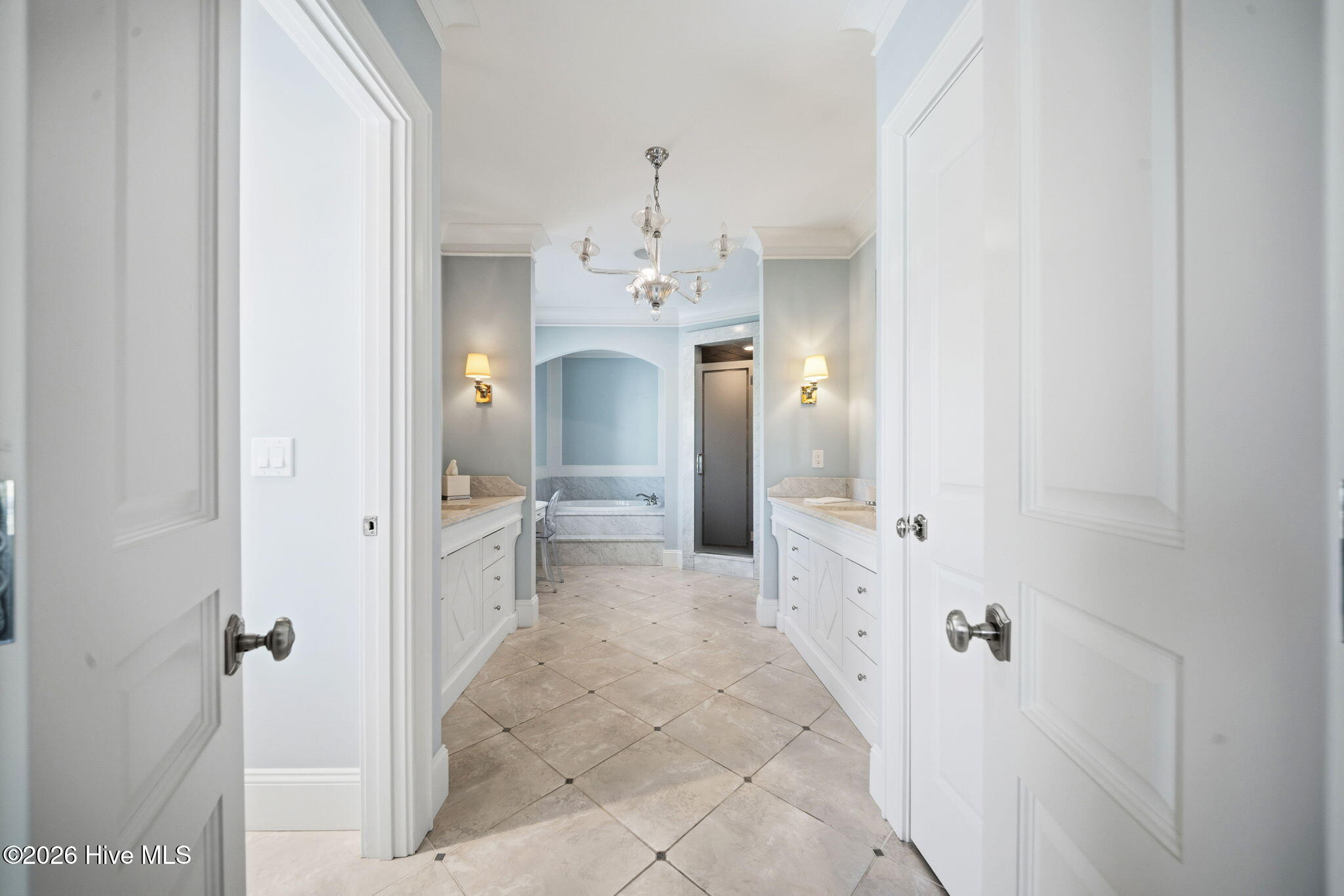 100570583 | Photo 42