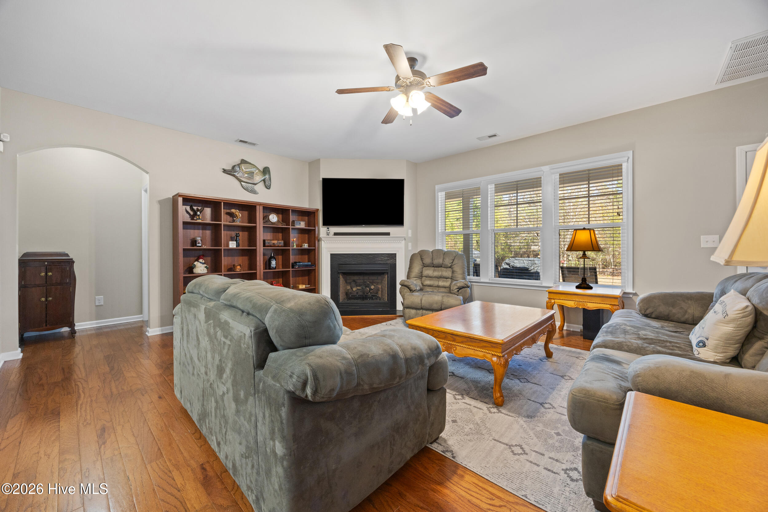 100549248 | Photo 18