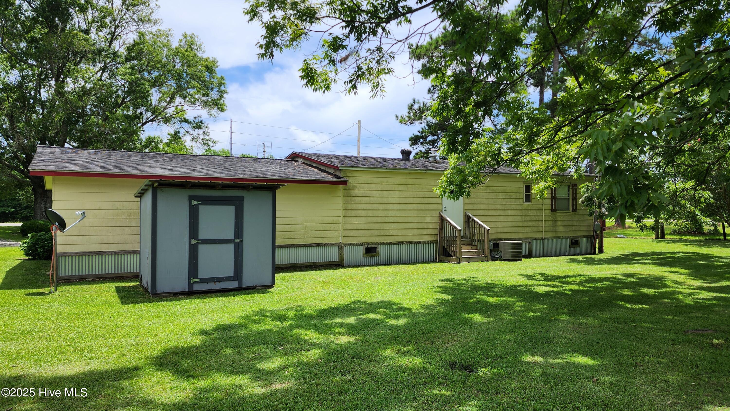 100519643 | Photo 12