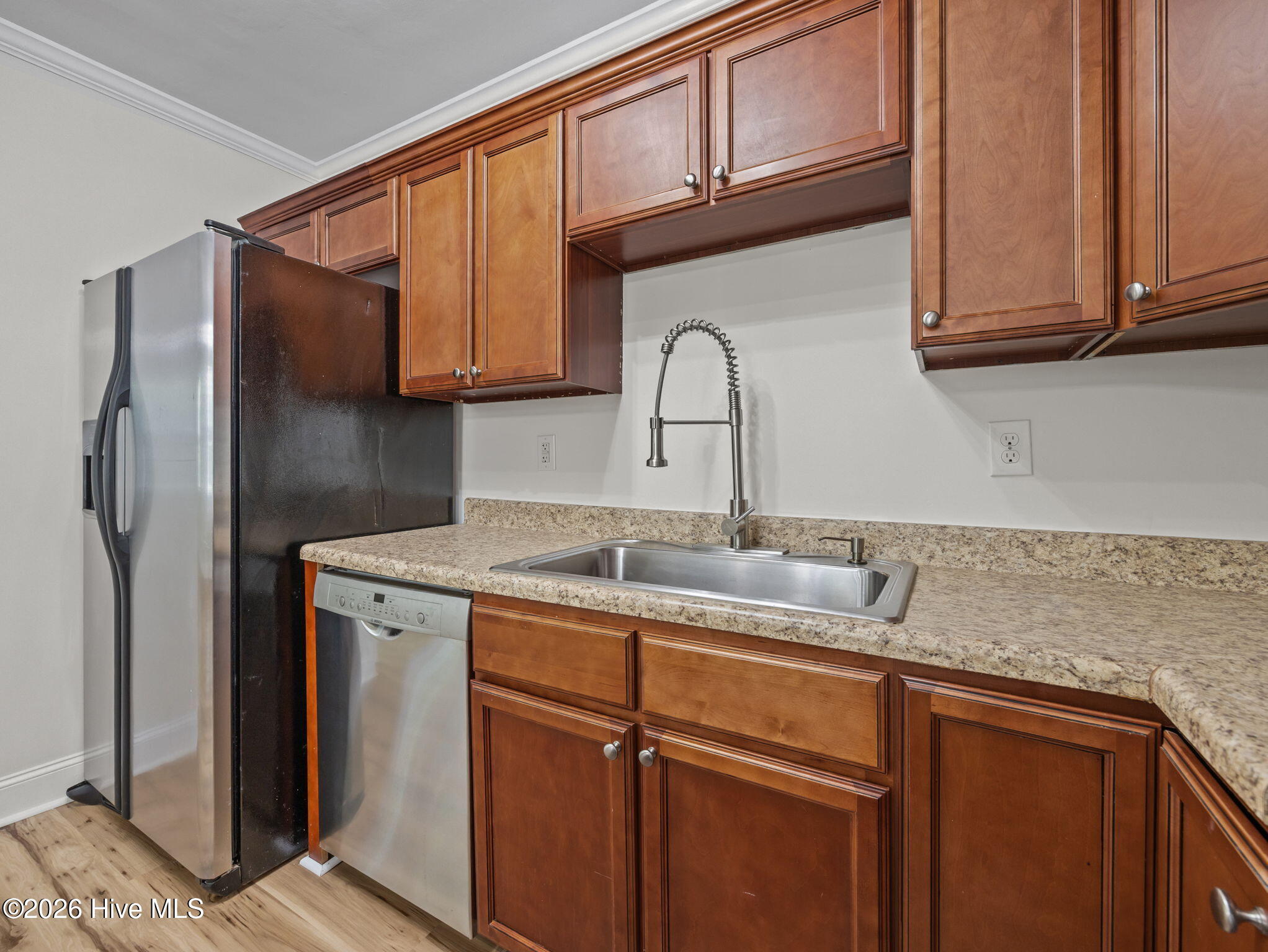 100568668 | Photo 20