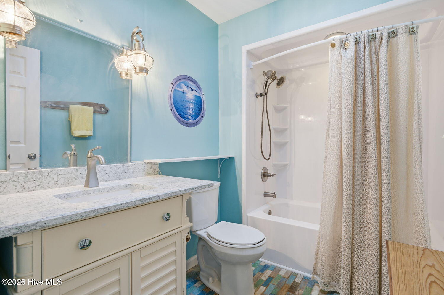 100555679 | Photo 35