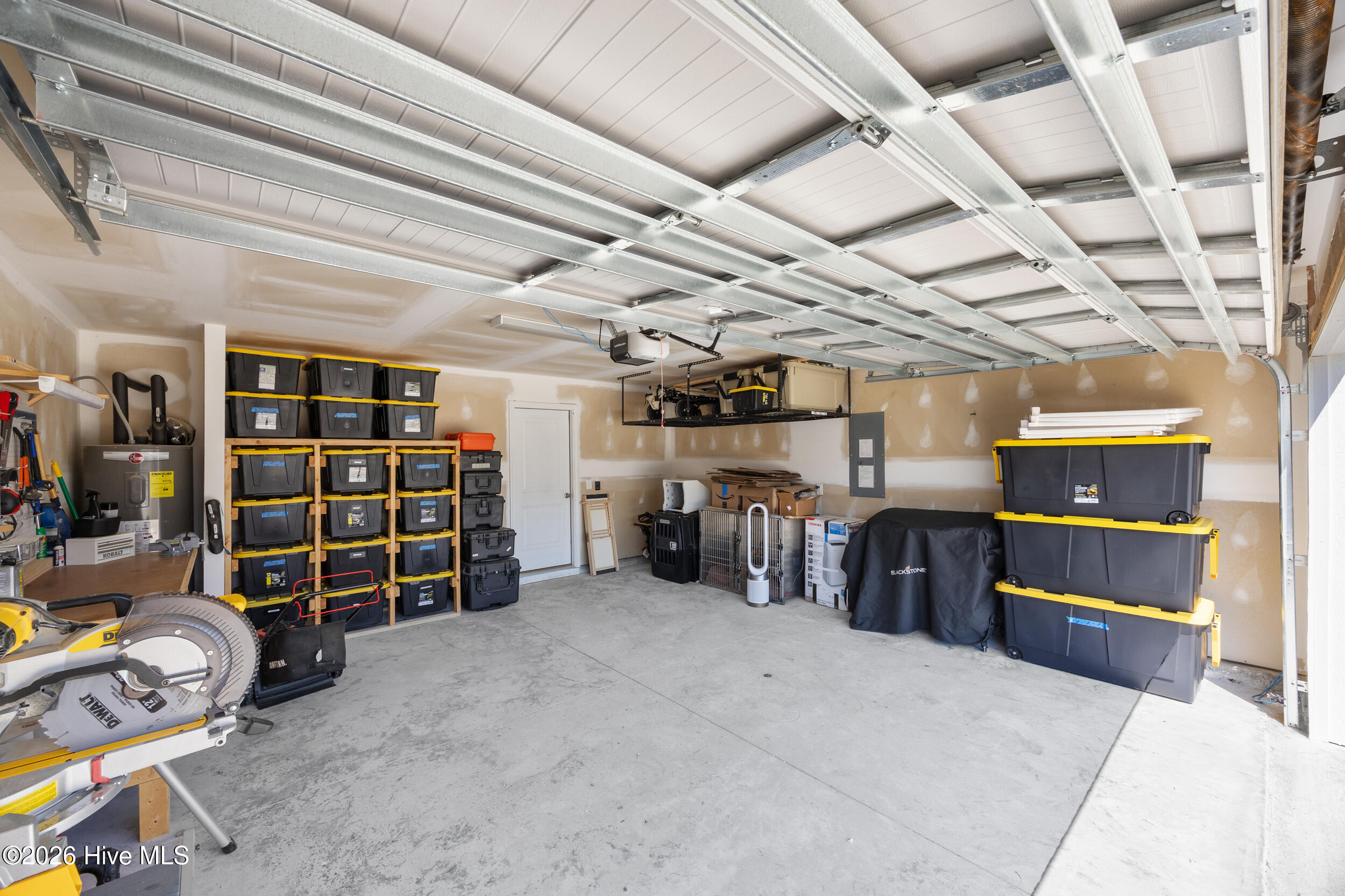 100562687 | Photo 36