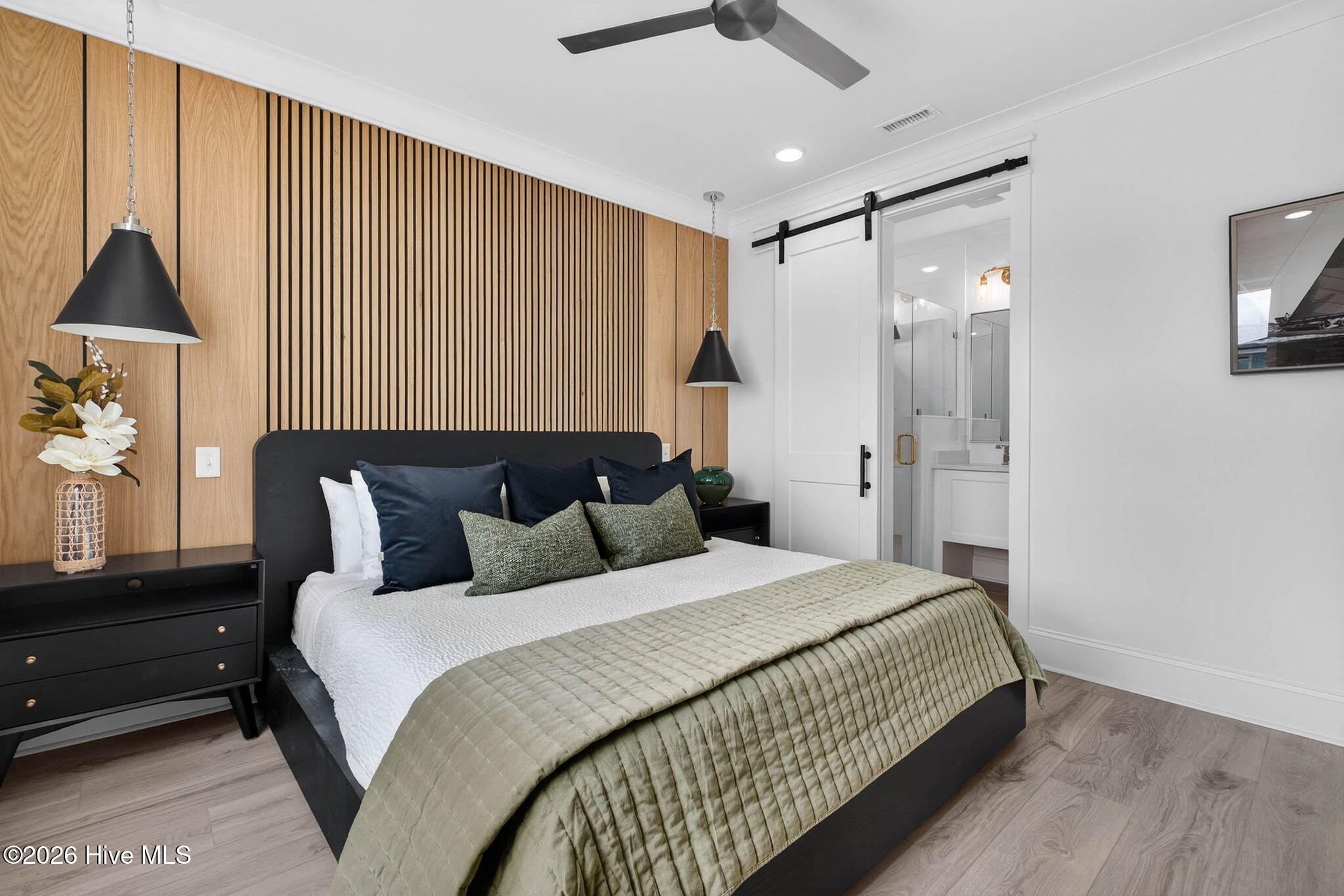 100543300 | Photo 15