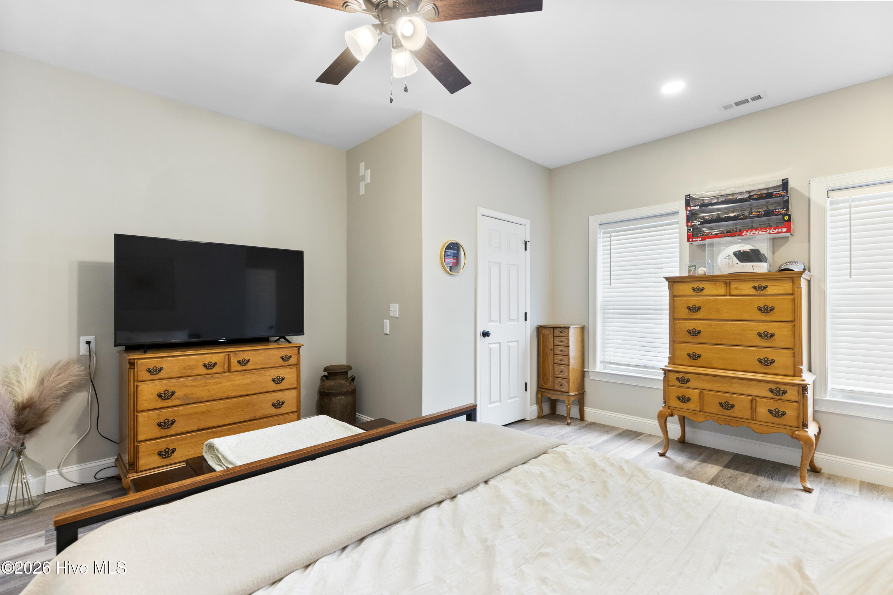 100551822 | Photo 47