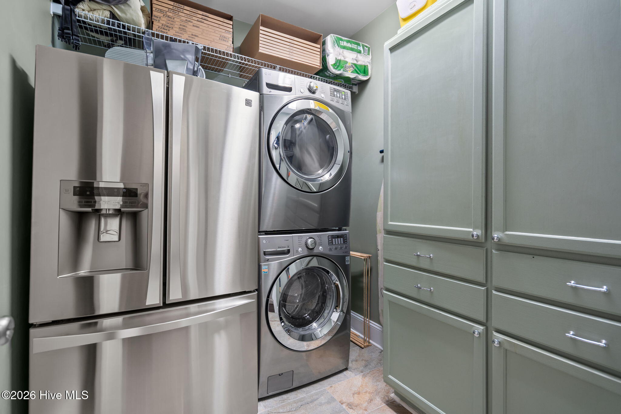 100564215 | Photo 24