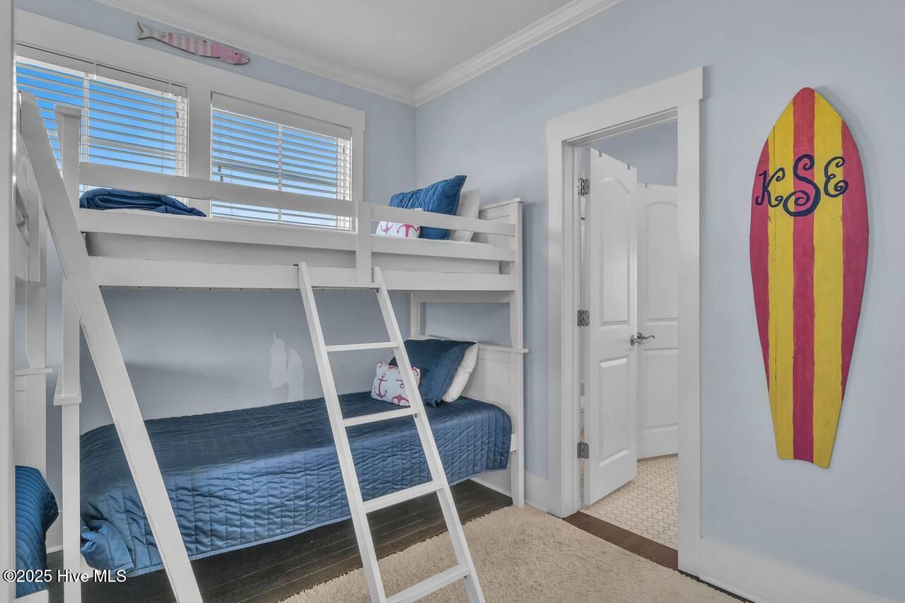 100543948 | Photo 37