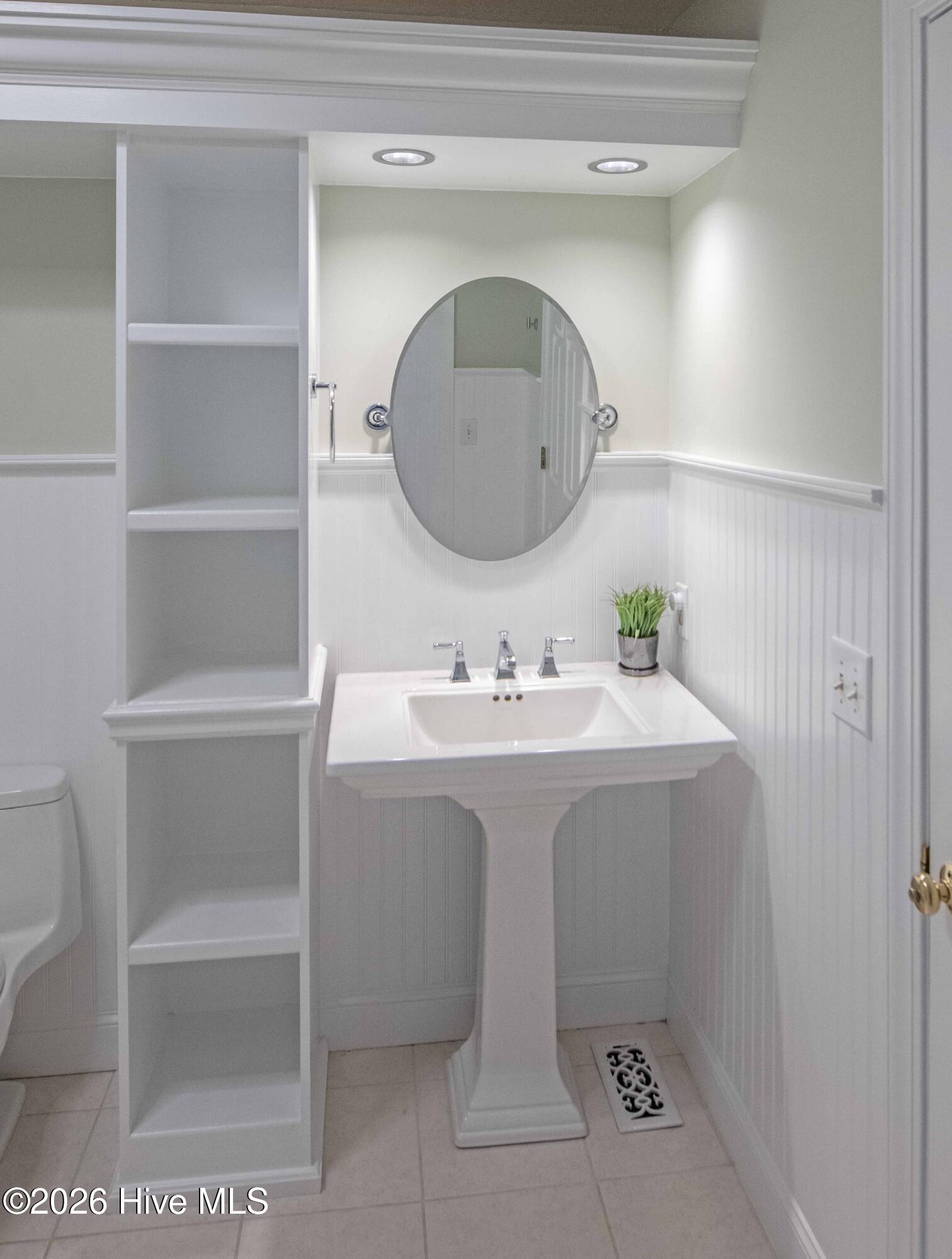 100563041 | Photo 24