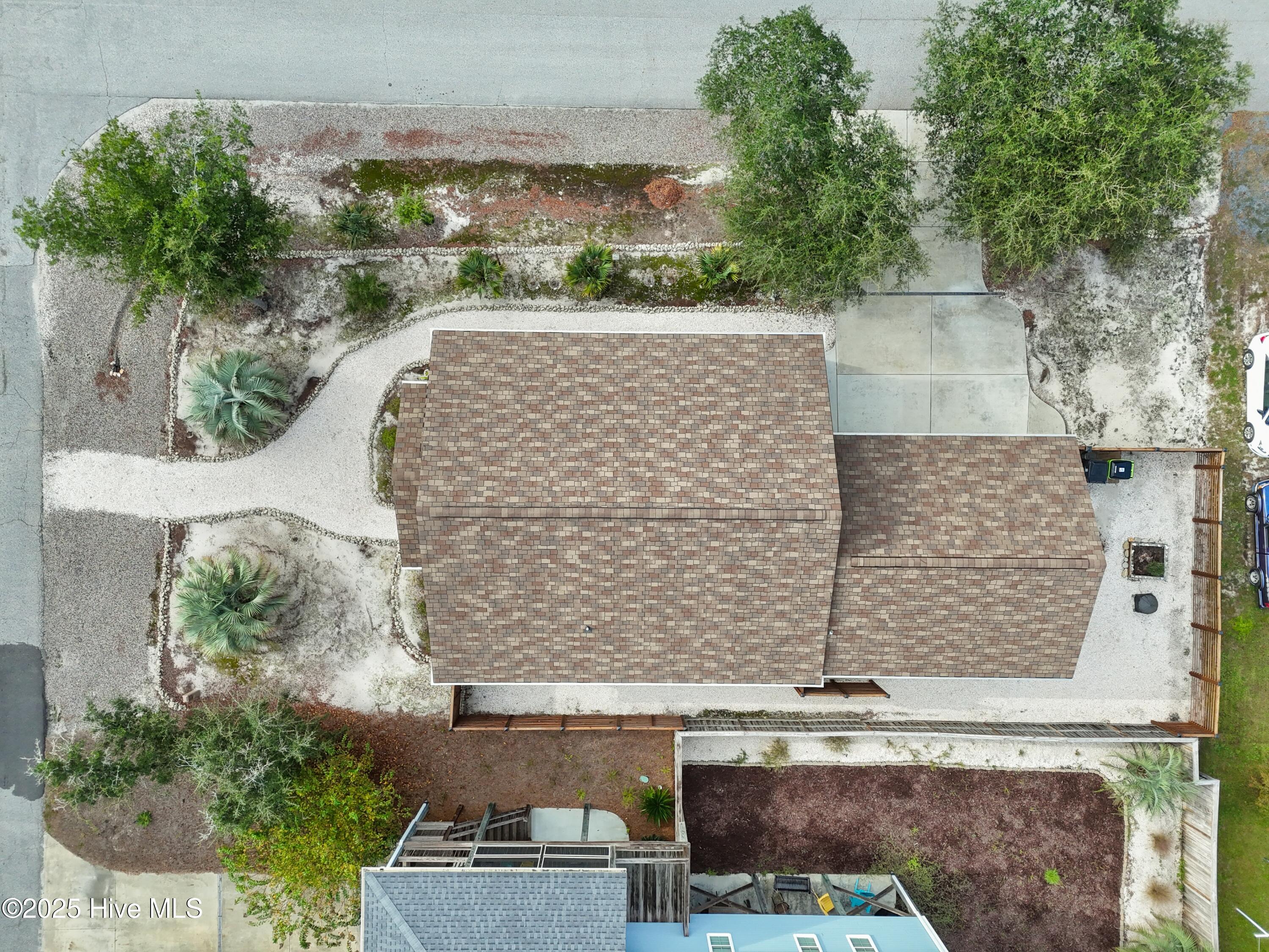 100538437 | Photo 40