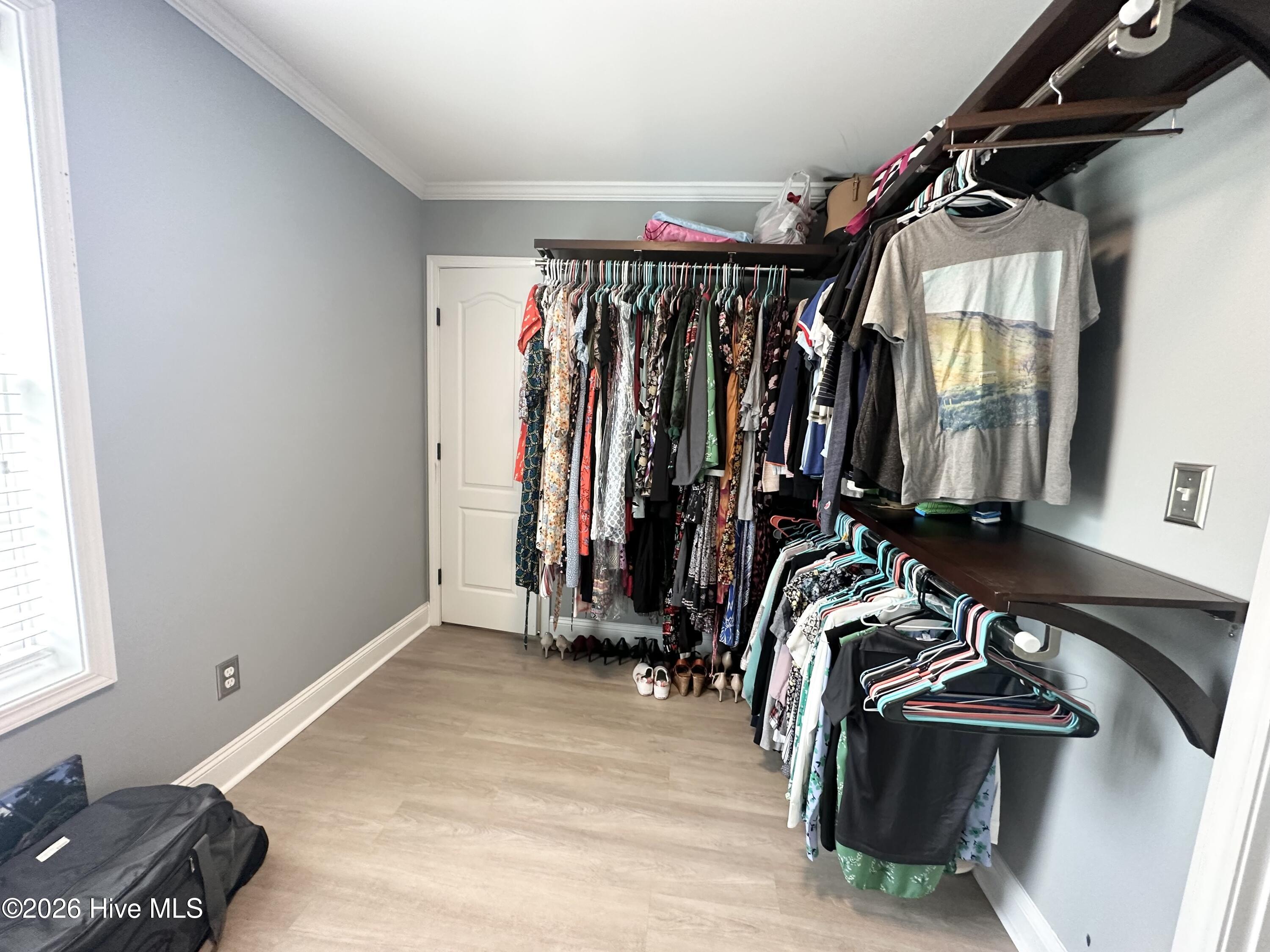 100563138 | Photo 77