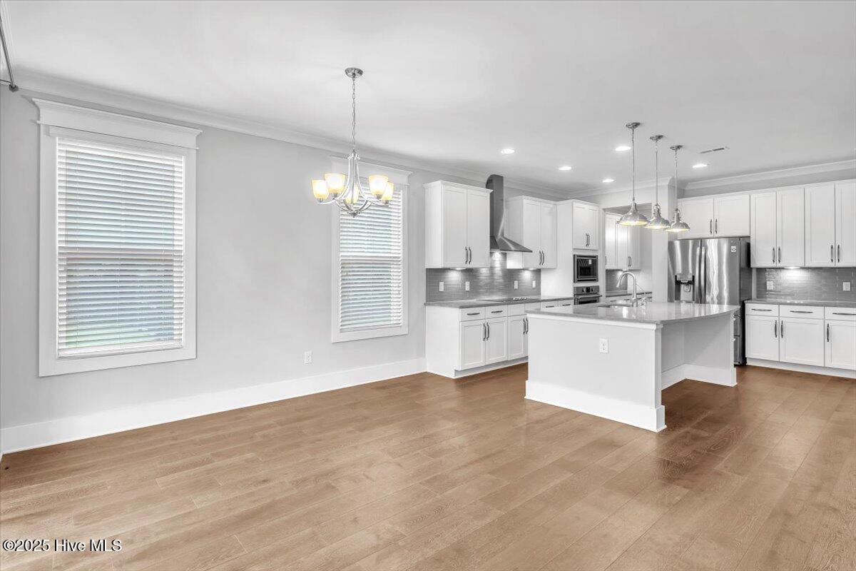 100523445 | Photo 18