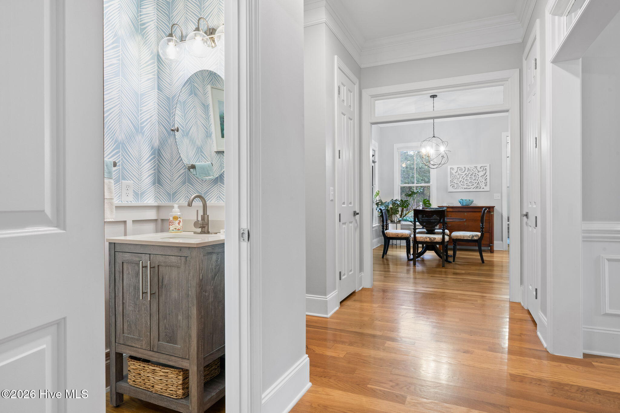 100549864 | Photo 22