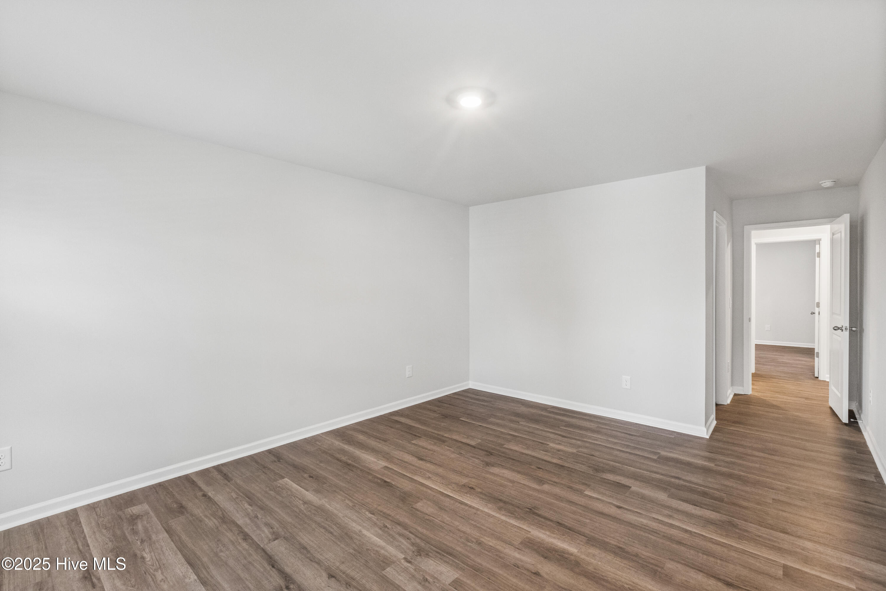 100536894 | Photo 21