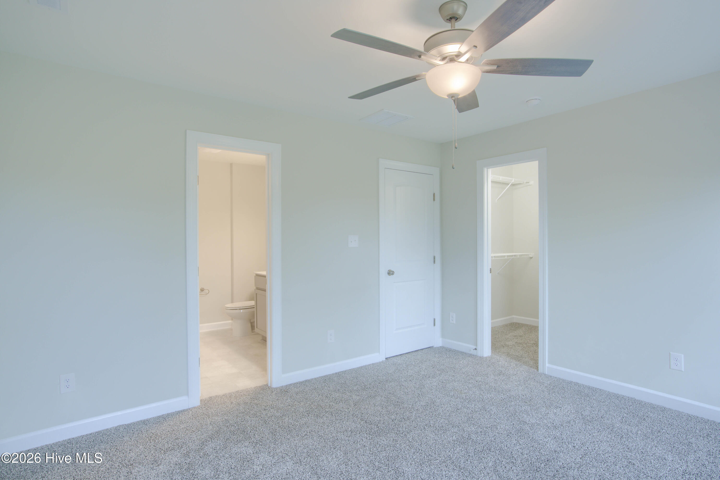 100527723 | Photo 18