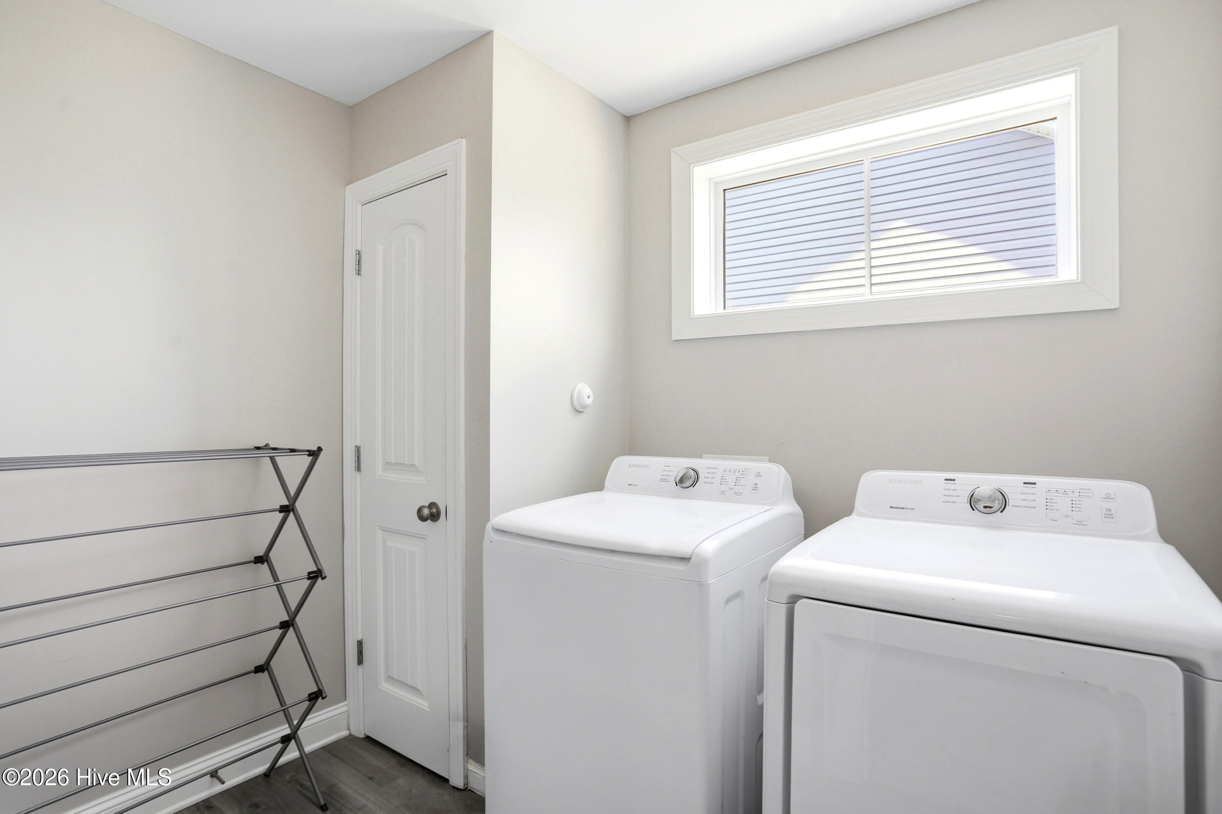 100570216 | Photo 39