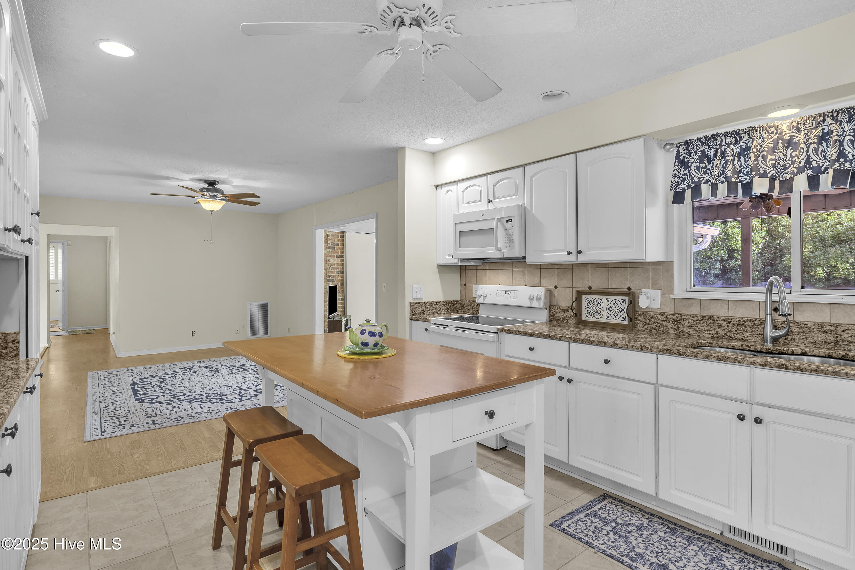 100536846 | Photo 18