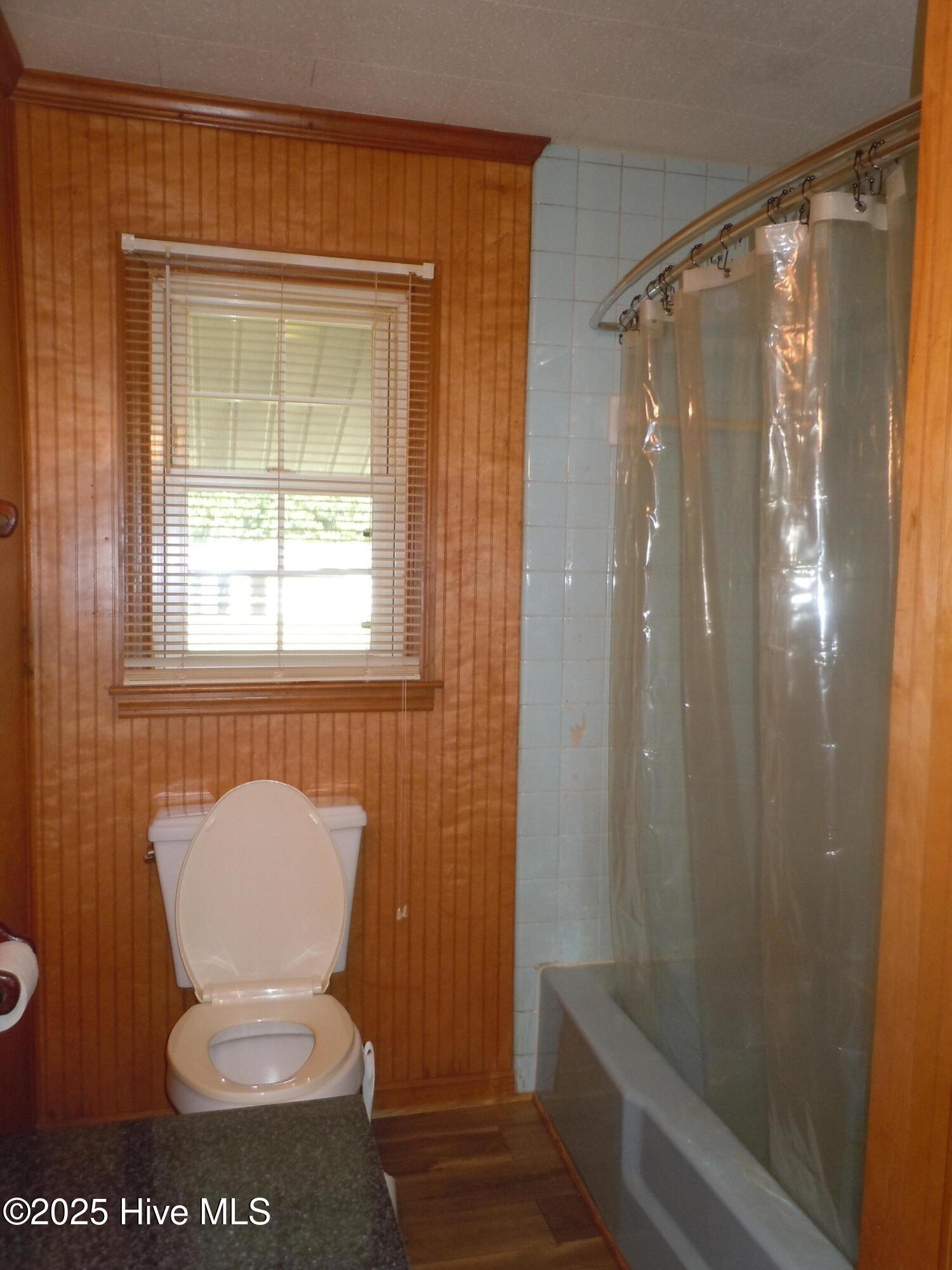 100528671 | Photo 46