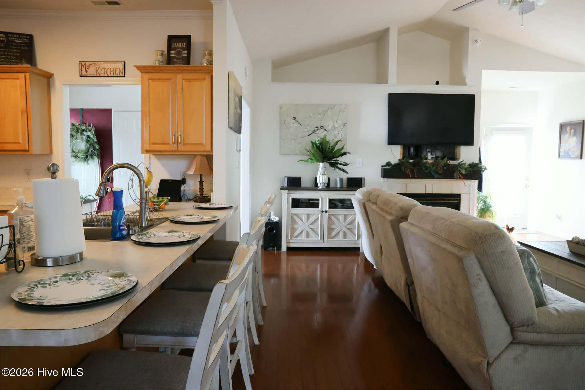 100548456 | Photo 26